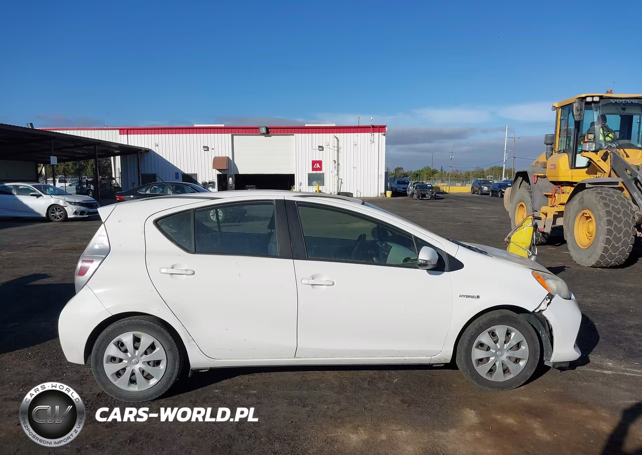 2012 Toyota Prius C Two VIN:JTDKDTB37C1502542 - 14