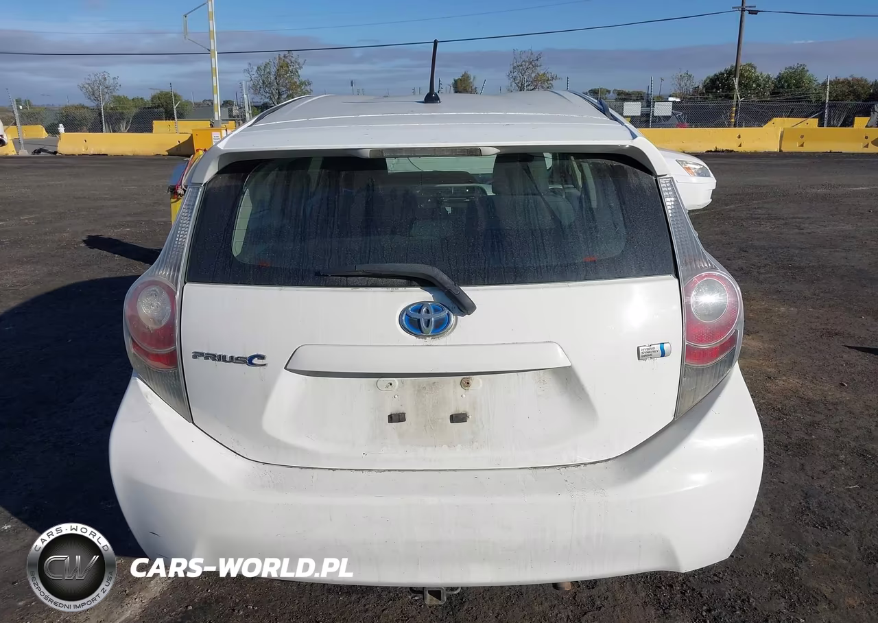 2012 Toyota Prius C Two VIN:JTDKDTB37C1502542 - 17