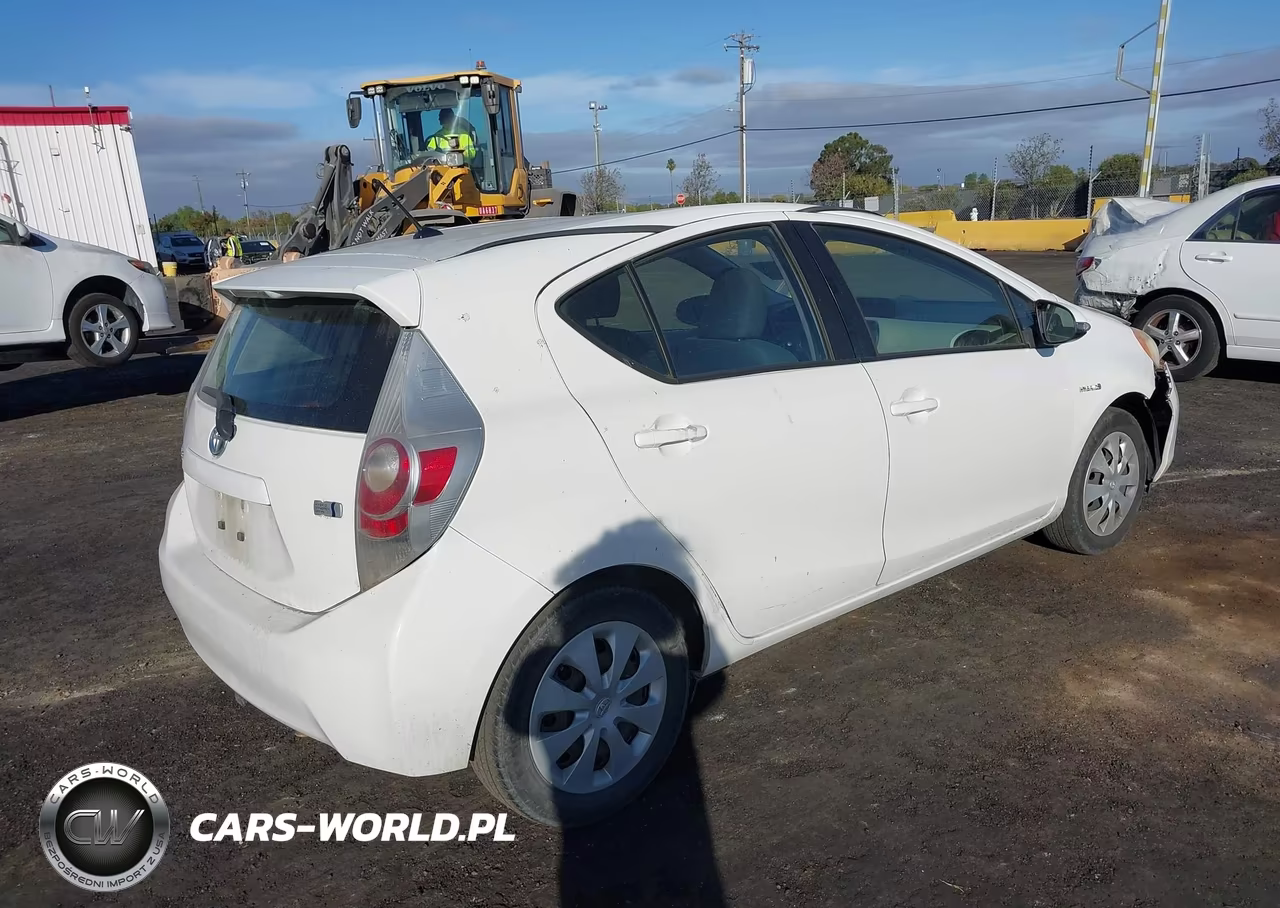 2012 Toyota Prius C Two VIN:JTDKDTB37C1502542 - 4