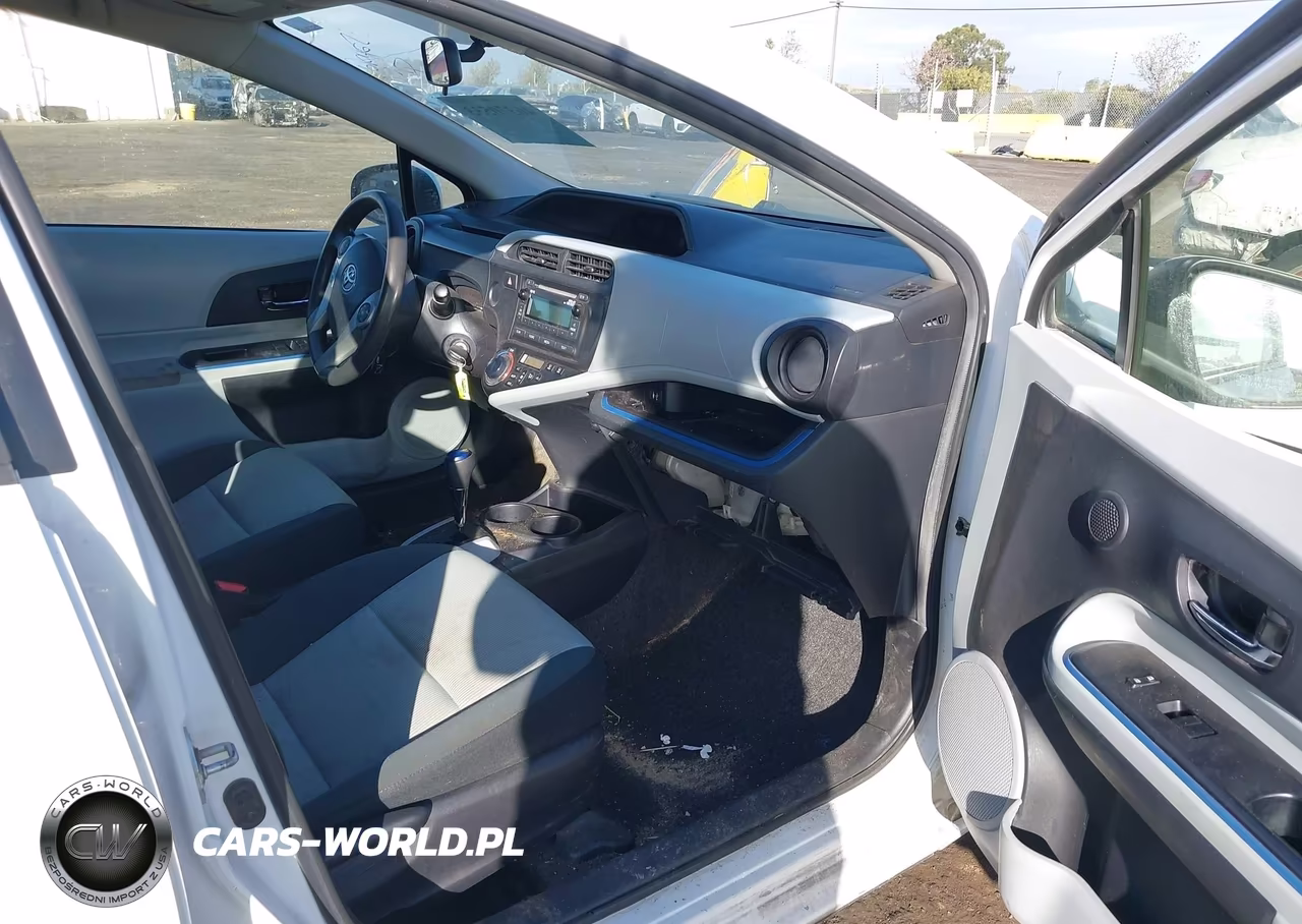 2012 Toyota Prius C Two VIN:JTDKDTB37C1502542 - 5
