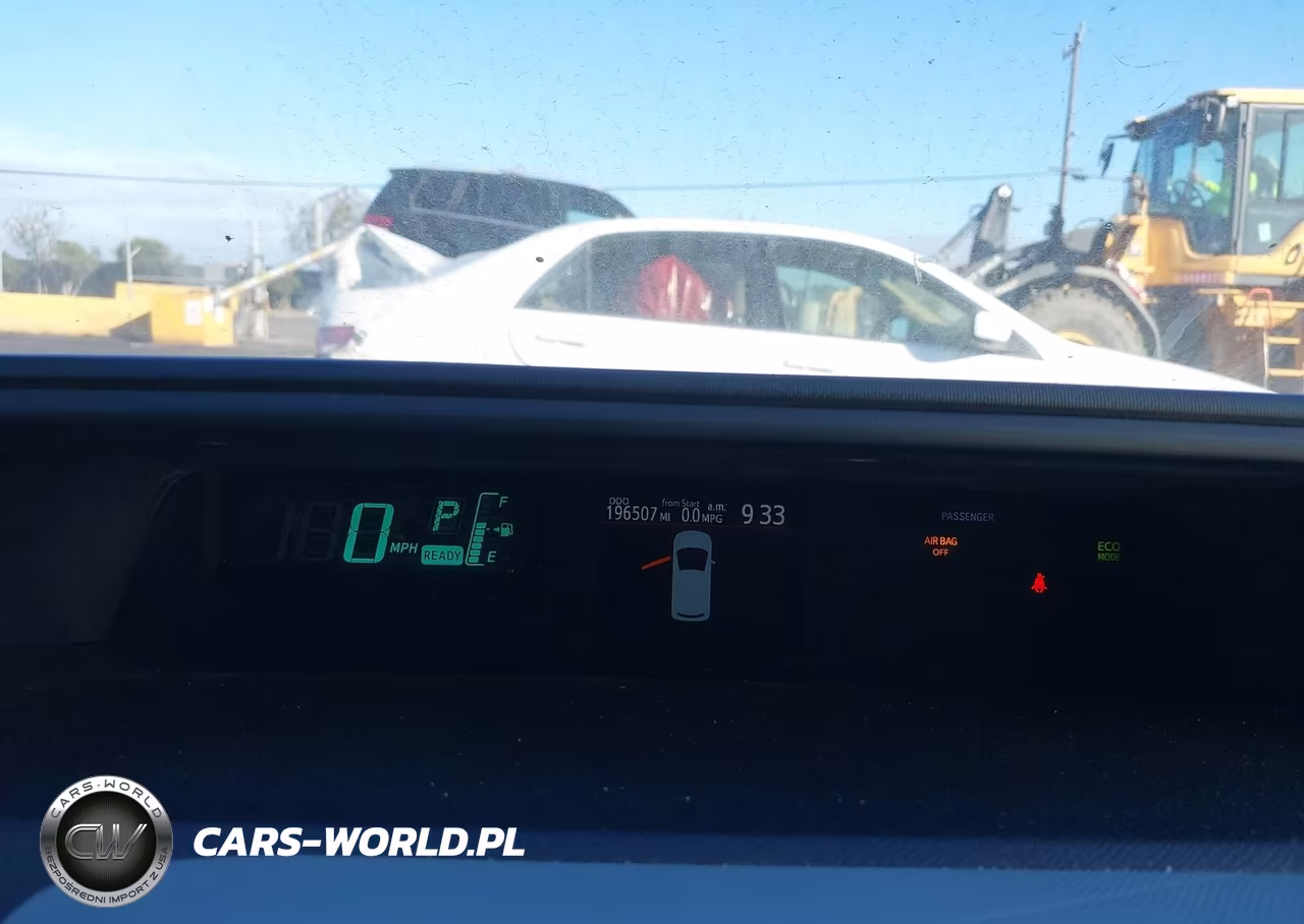 2012 Toyota Prius C Two VIN:JTDKDTB37C1502542 - 7