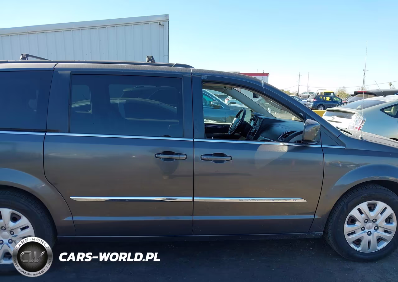 2016 Chrysler Town & Country Touring VIN:2C4RC1BG2GR299165 - 14