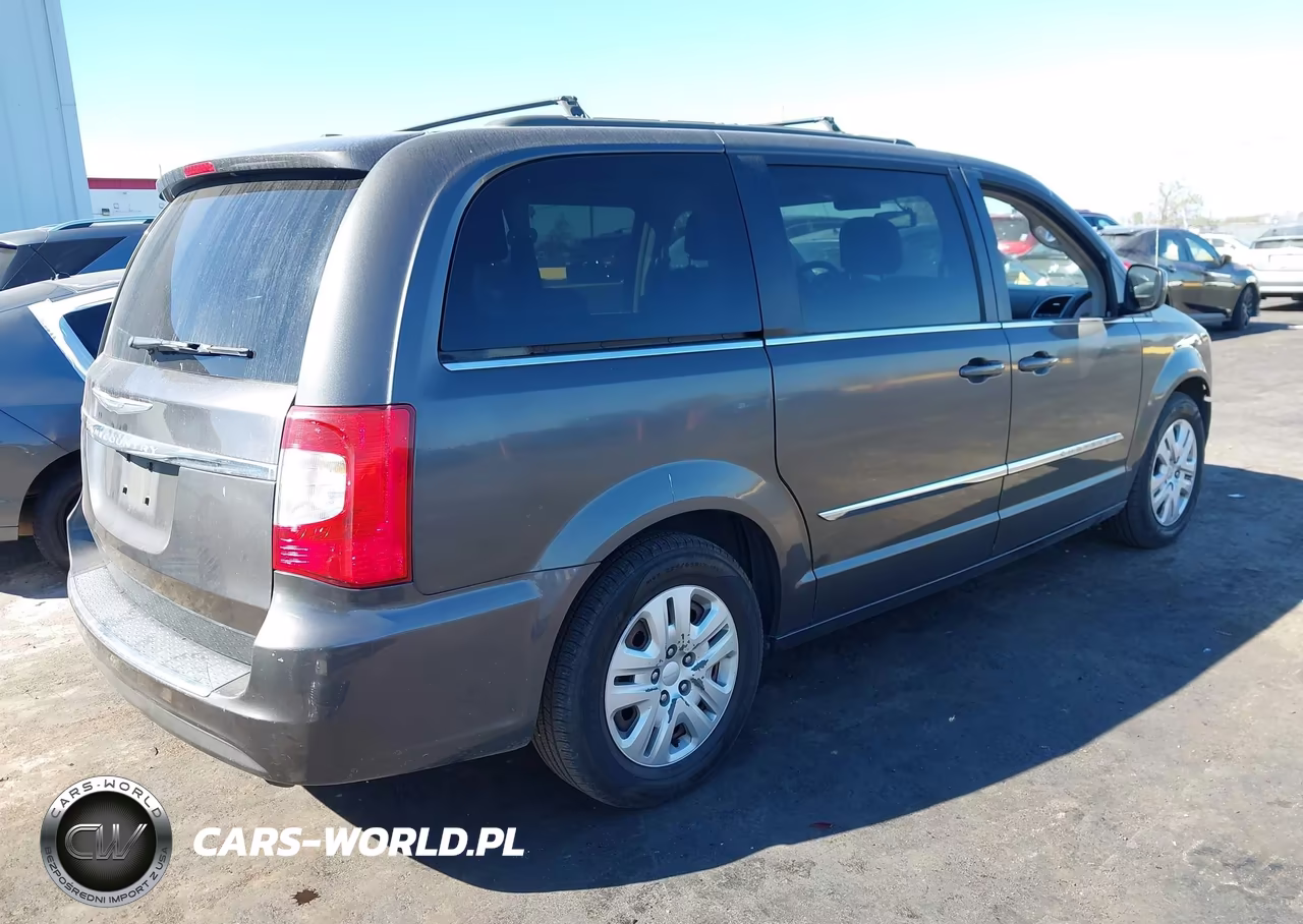 2016 Chrysler Town & Country Touring VIN:2C4RC1BG2GR299165 - 4
