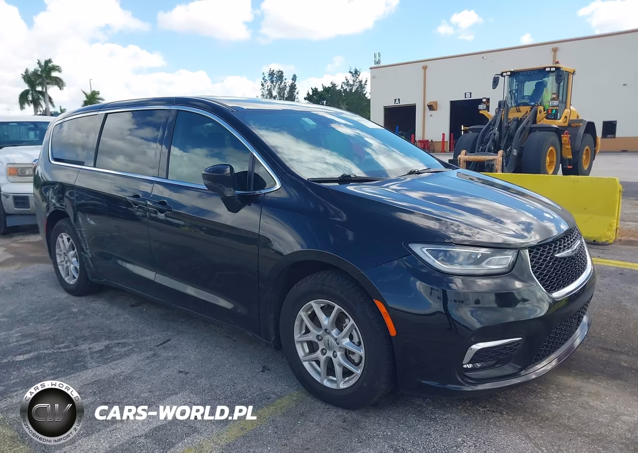 2025 Chrysler Pacifica Select