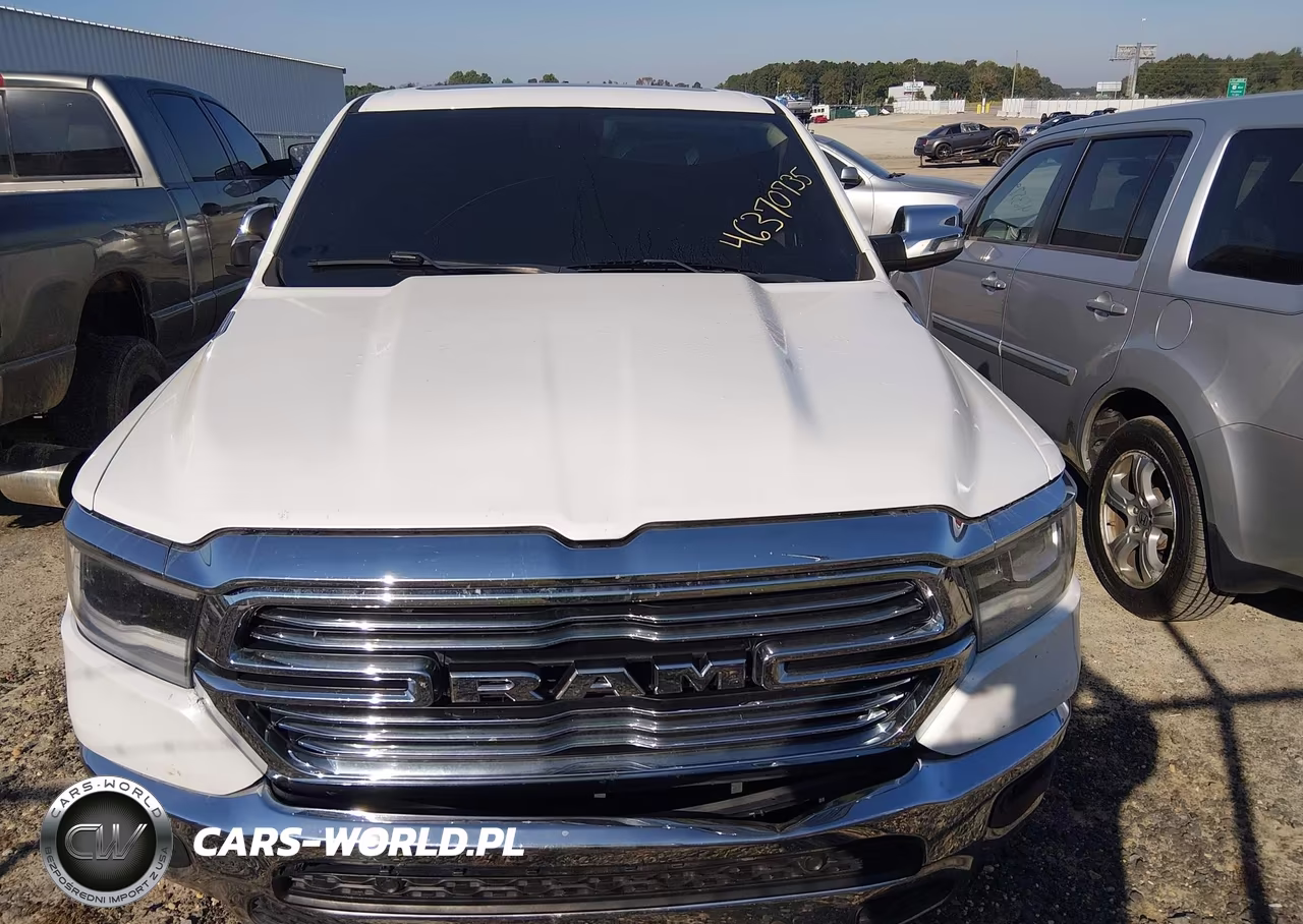 2019 Ram 1500 Laramie 4X2 5'7 Box VIN:1C6RREJT9KN920693 - 11