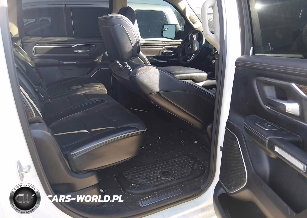 2019 Ram 1500 Laramie 4X2 5'7 Box VIN:1C6RREJT9KN920693 - 8