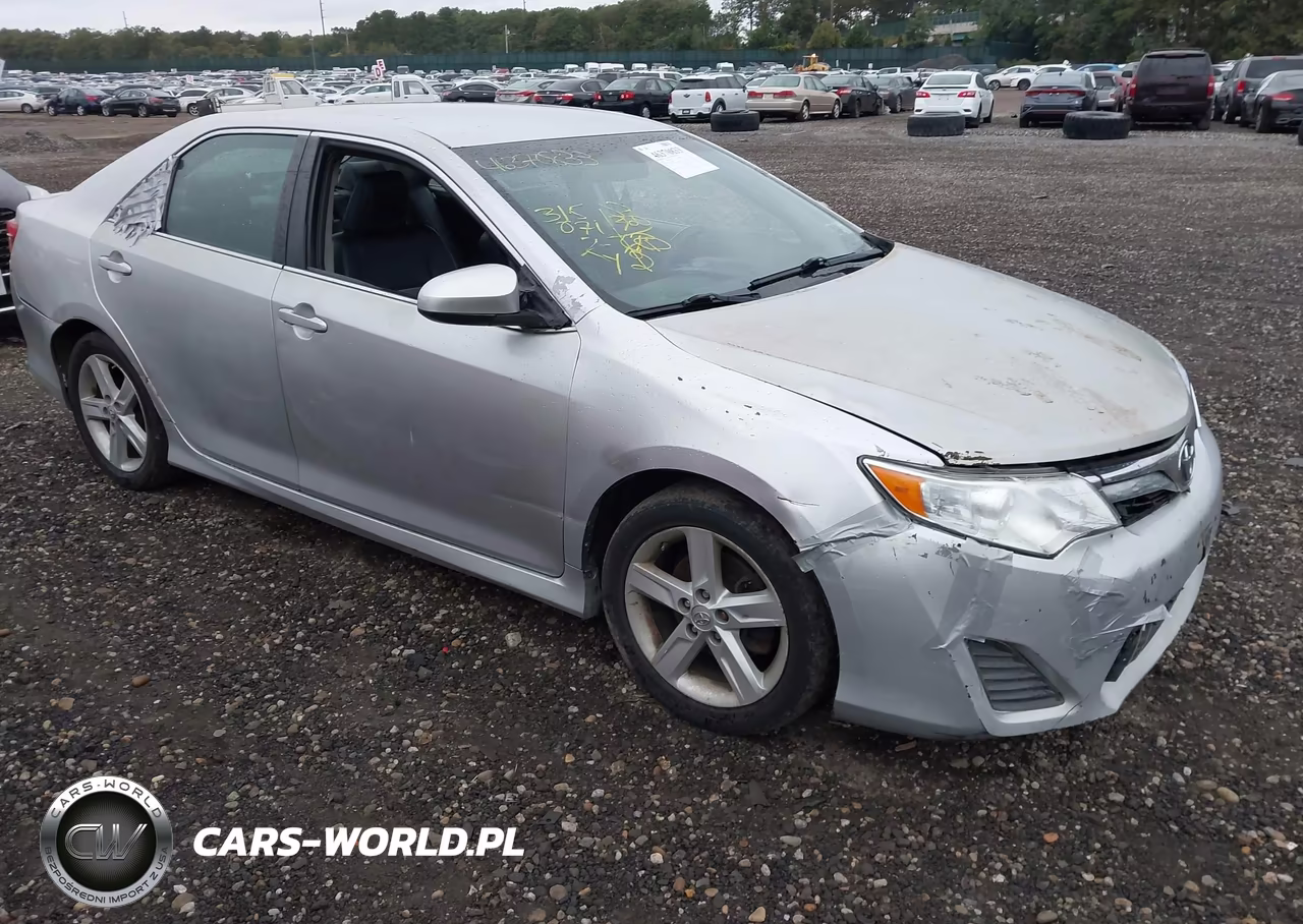 2014 Toyota Camry Se – zdjęcie 1 z 17