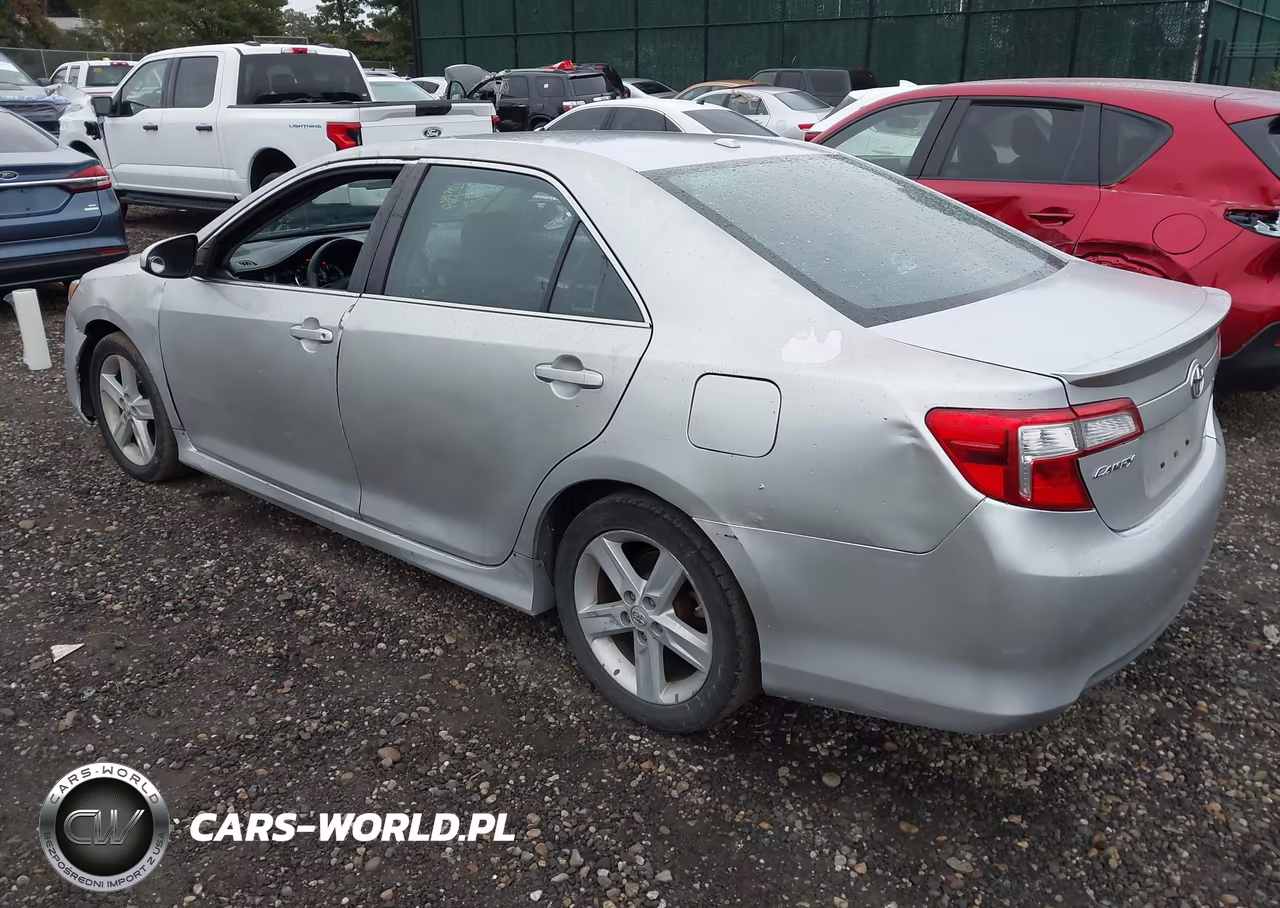 2014 Toyota Camry Se VIN:4T1BF1FK2EU793254 - 3