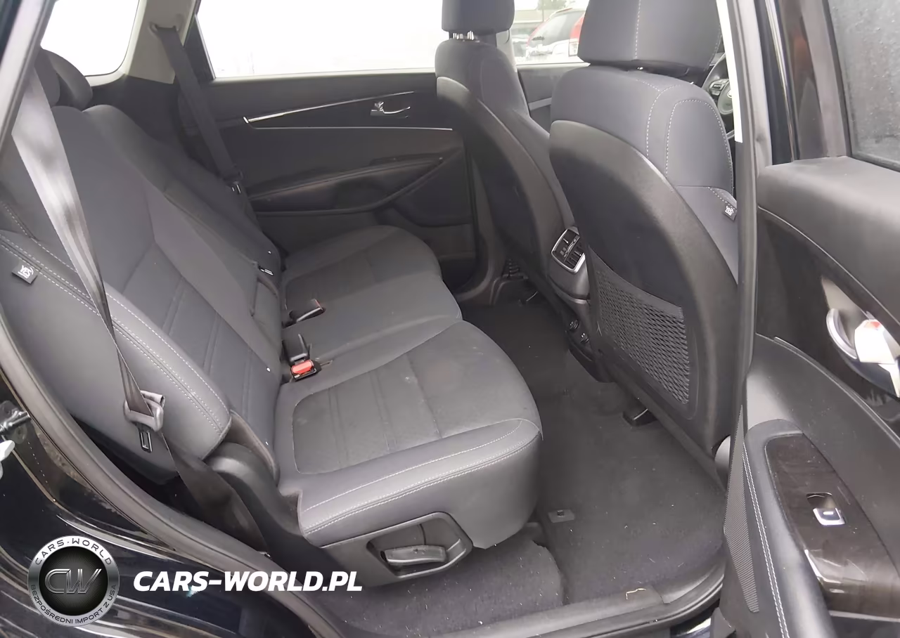 2018 Kia Sorento 2.4L Lx VIN:5XYPG4A31JG366667 - 8
