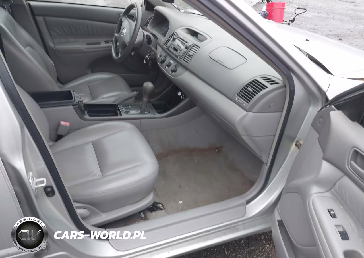 2002 Toyota Camry Le VIN:4T1BE32K92U516181 - 5