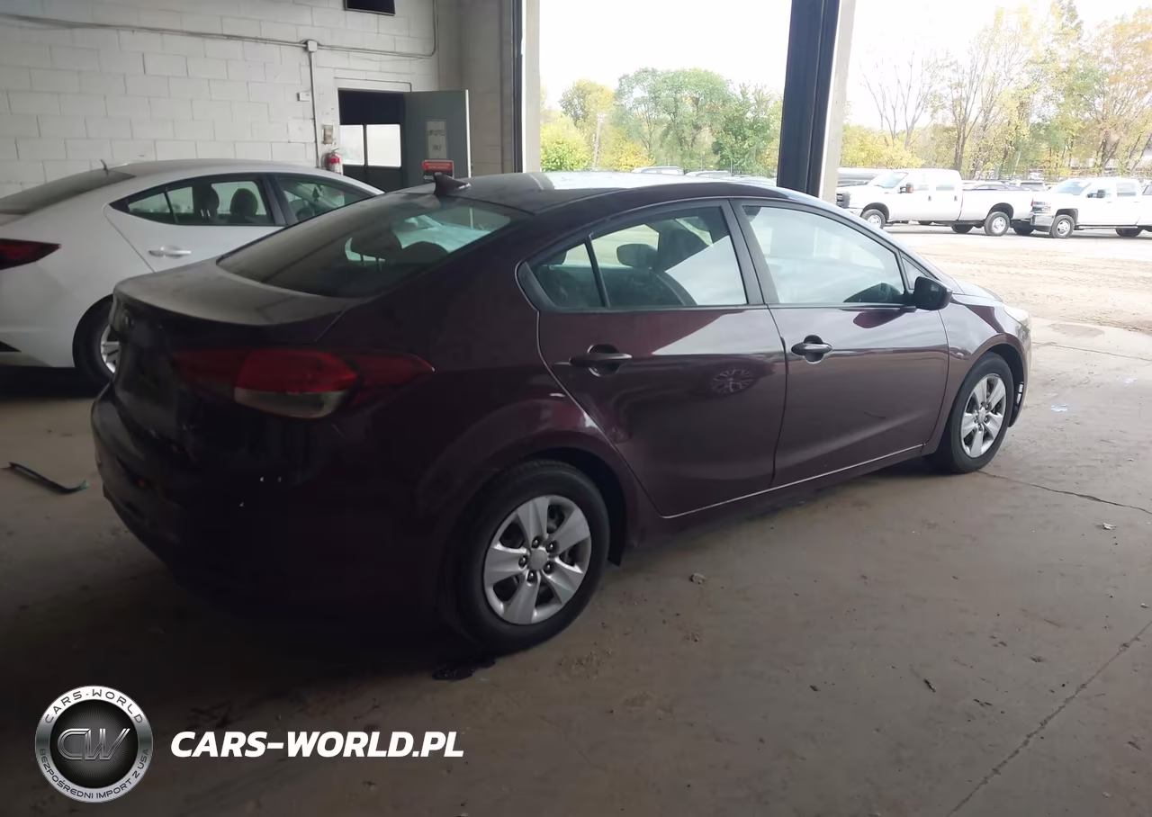 2018 Kia Forte Lx VIN:3KPFK4A78JE267953 - 4