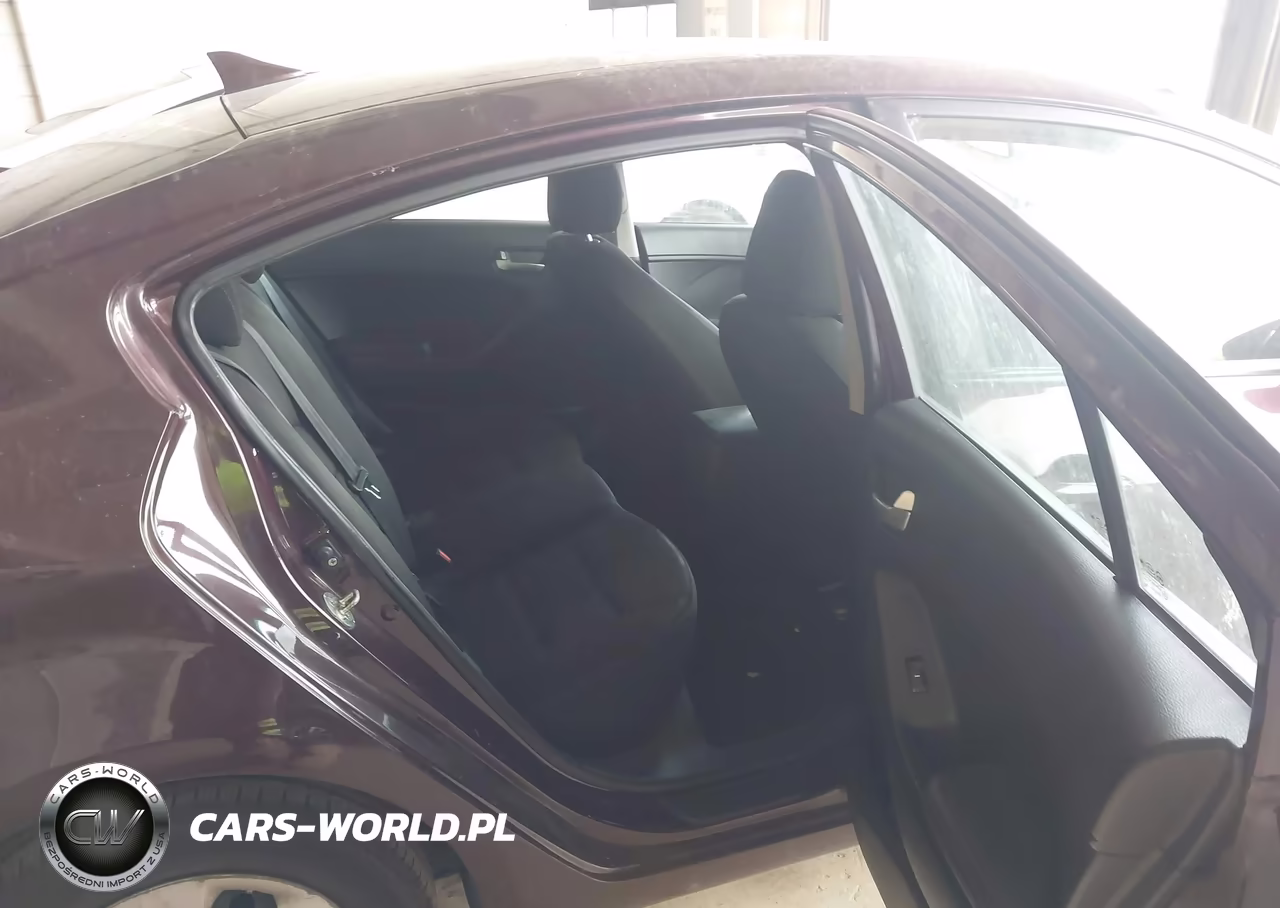 2018 Kia Forte Lx VIN:3KPFK4A78JE267953 - 8