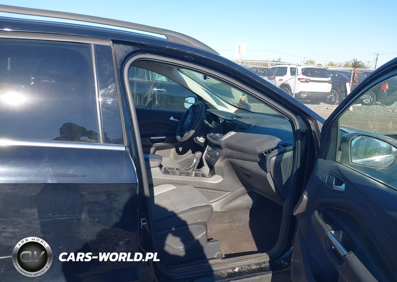 2017 Ford Escape Se VIN:1FMCU0GD9HUD58367 - 5
