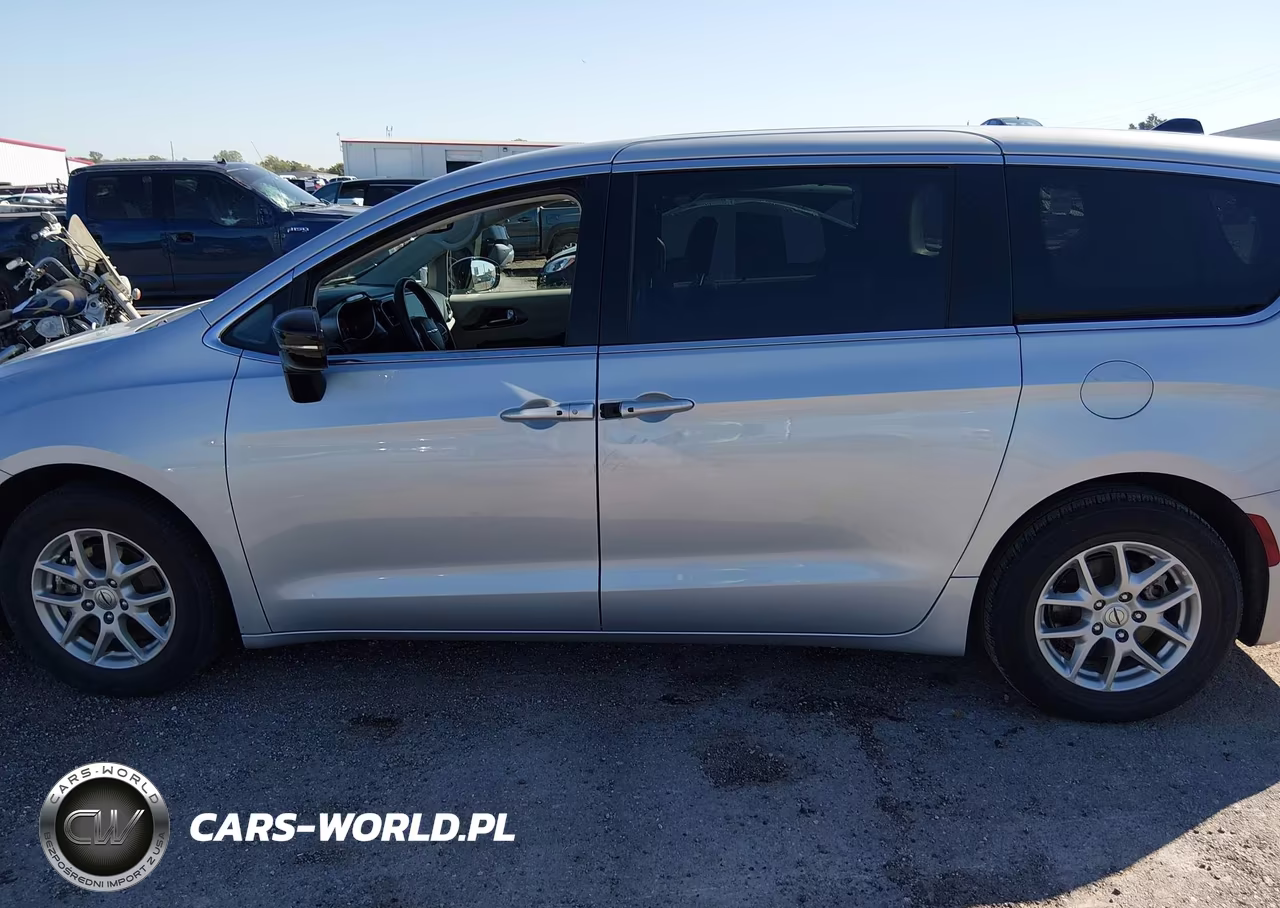 2024 Chrysler Pacifica Touring L VIN:2C4RC1BG7RR155033 - 14