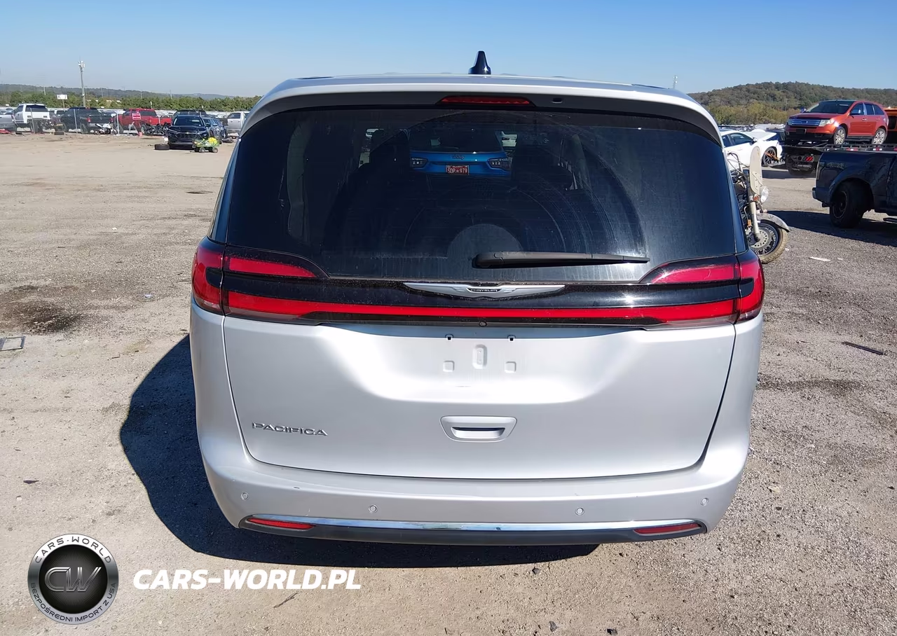 2024 Chrysler Pacifica Touring L VIN:2C4RC1BG7RR155033 - 16