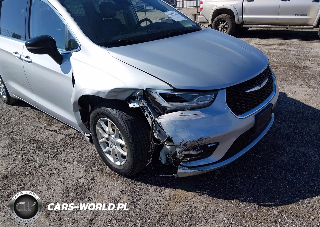 2024 Chrysler Pacifica Touring L VIN:2C4RC1BG7RR155033 - 6