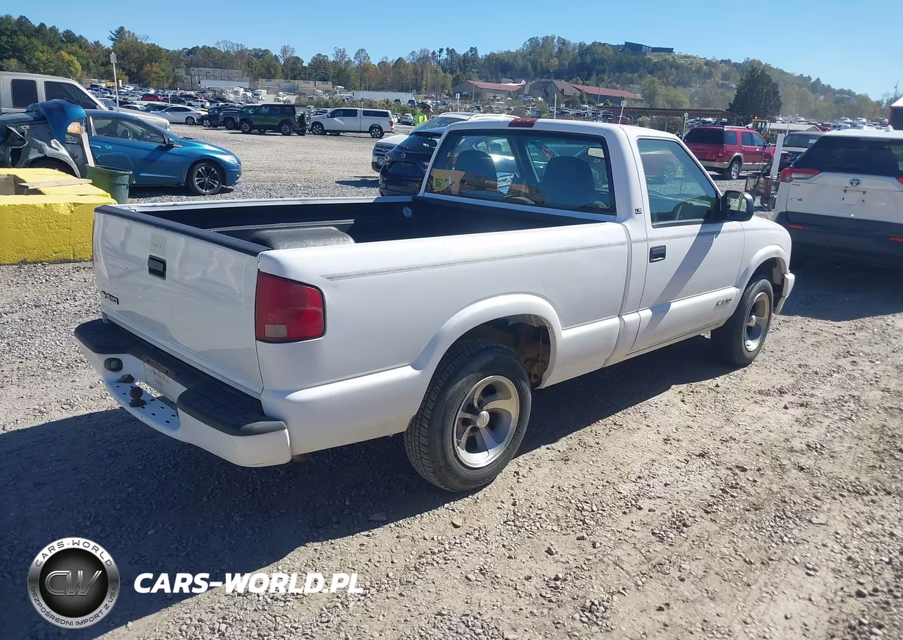 2000 Chevrolet S-10 VIN:1GCCS1447Y8158388 - 4