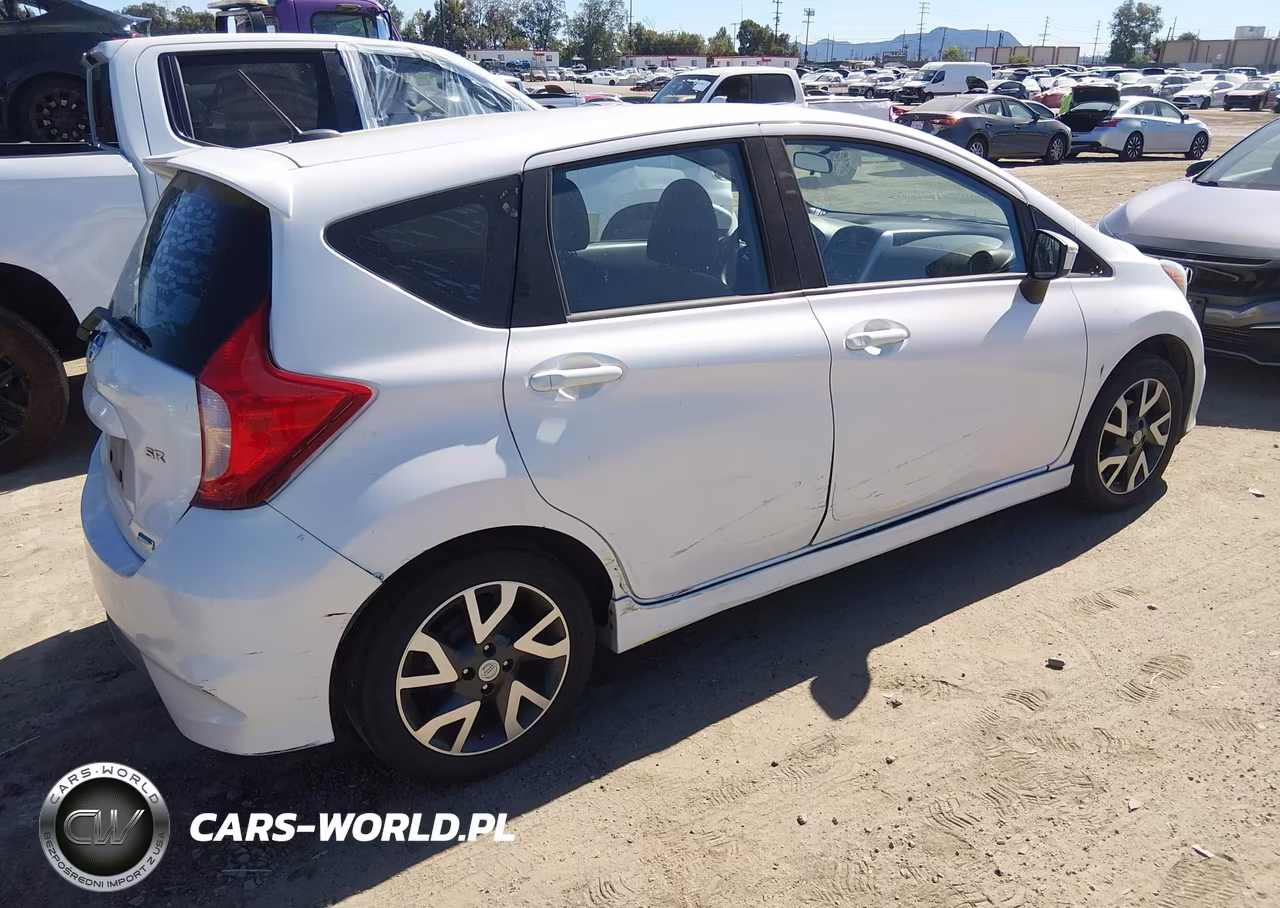 2016 Nissan Versa Note Sr VIN:3N1CE2CP4GL393701 - 4