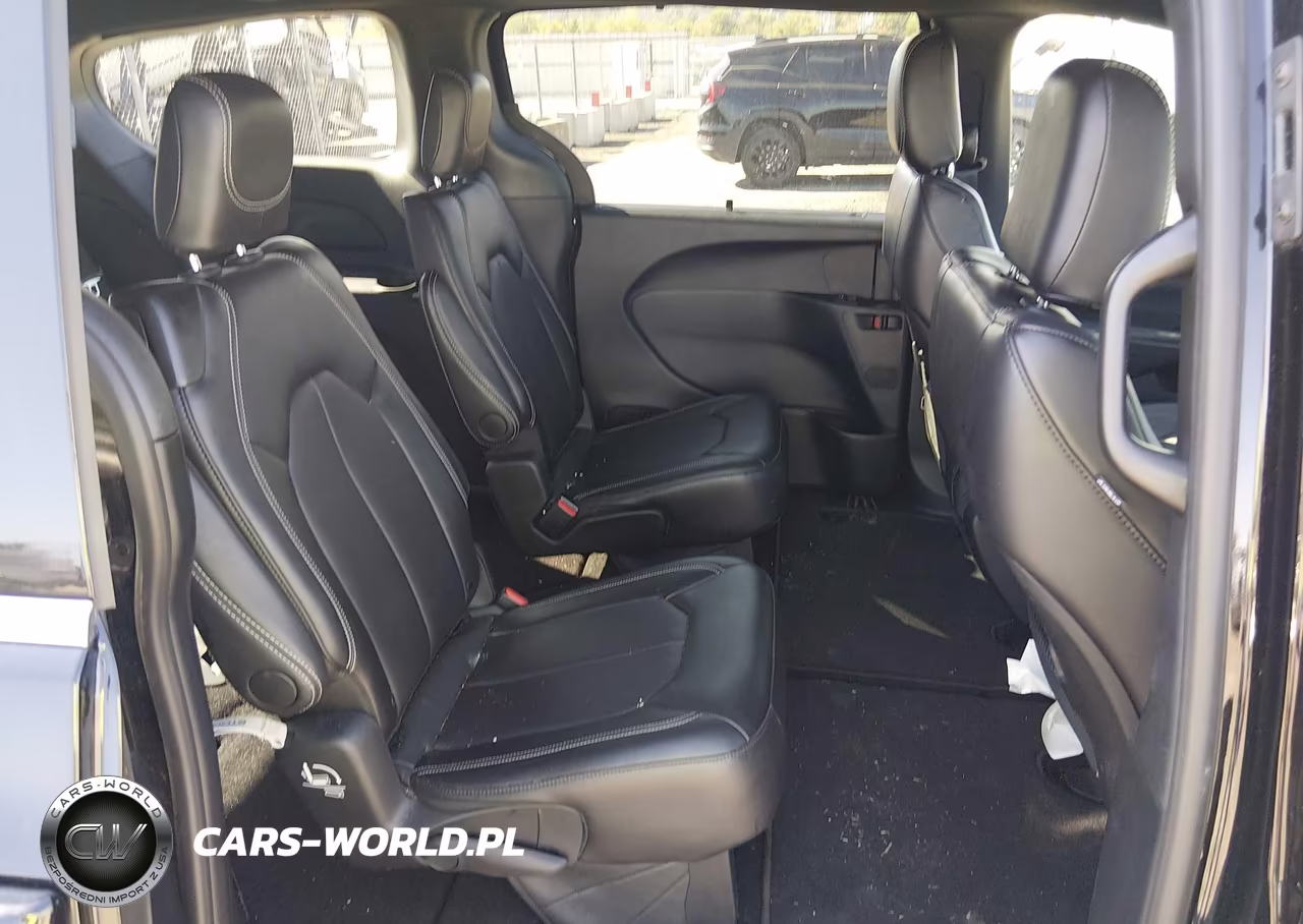 2026 Chrysler Pacifica Select VIN:2C4RC1BG6TR235415 - 8