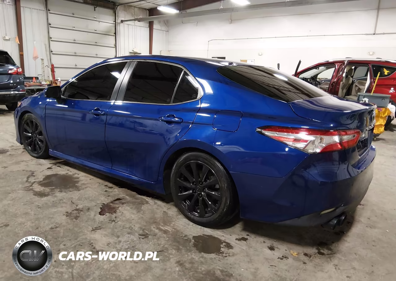 2018 Toyota Camry Le VIN:JTNB11HK5J3032455 - 3