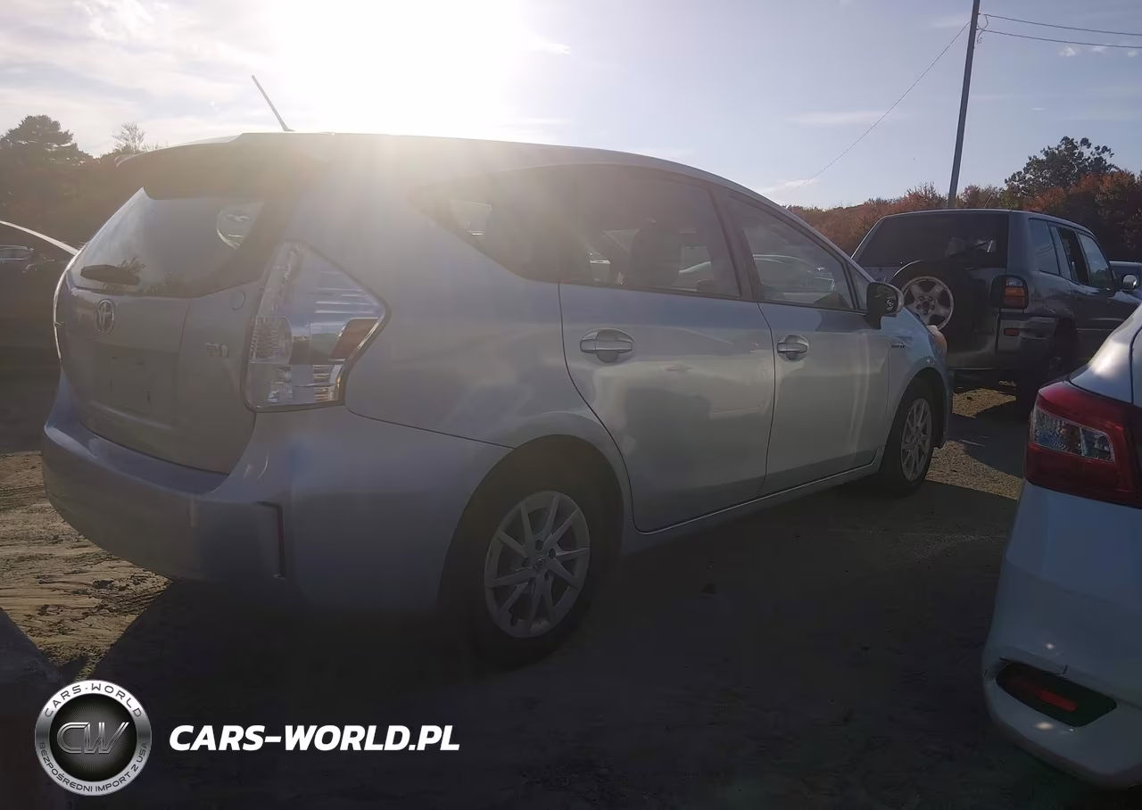 2013 Toyota Prius V Two VIN:JTDZN3EU5D3287118 - 4