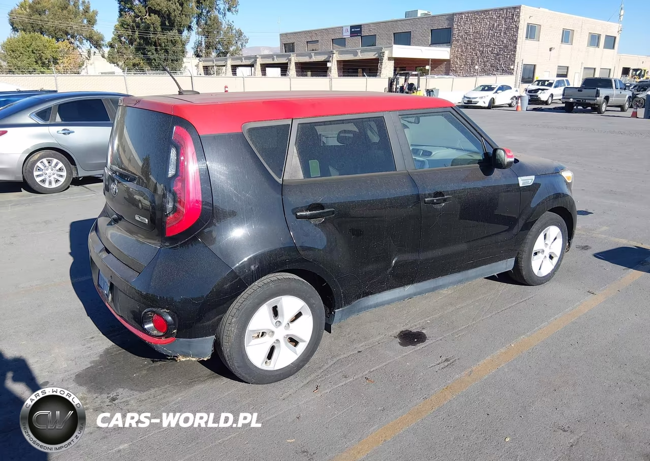 2015 Kia Soul Ev + VIN:KNDJX3AE9F7002891 - 4