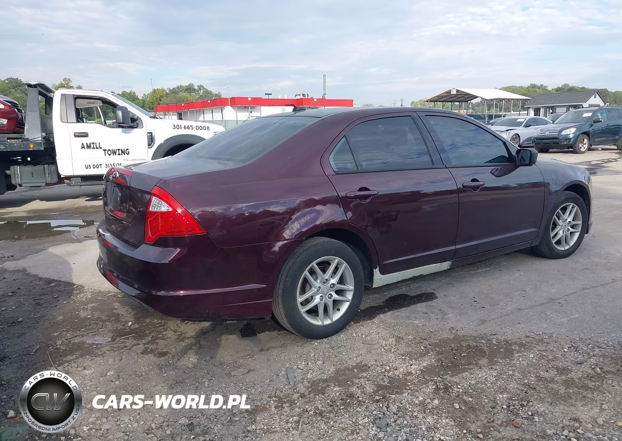 2012 Ford Fusion S VIN:3FAHP0GA0CR406061 - 4