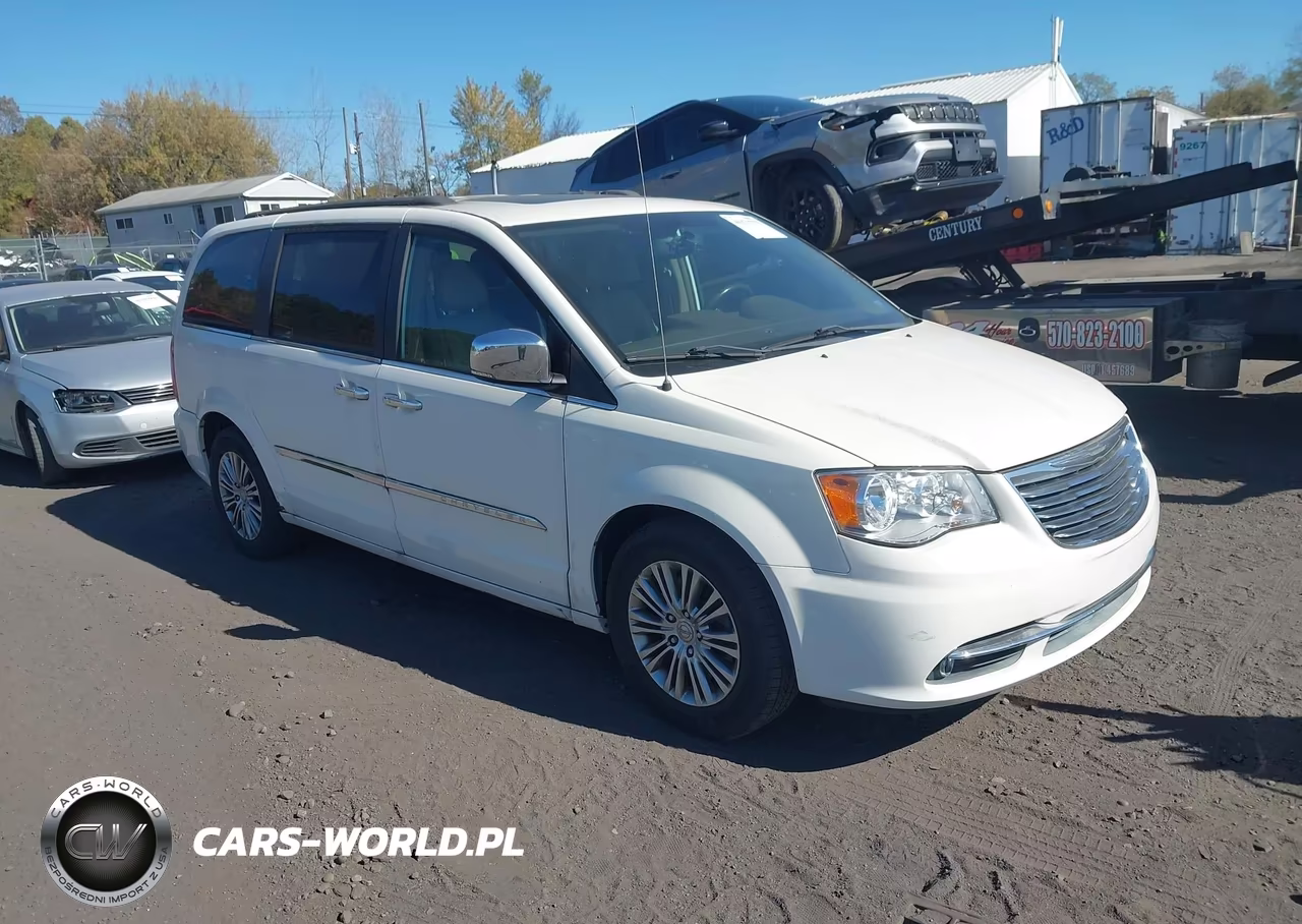 2013 Chrysler Town & Country Touring-L – zdjęcie 1 z 11