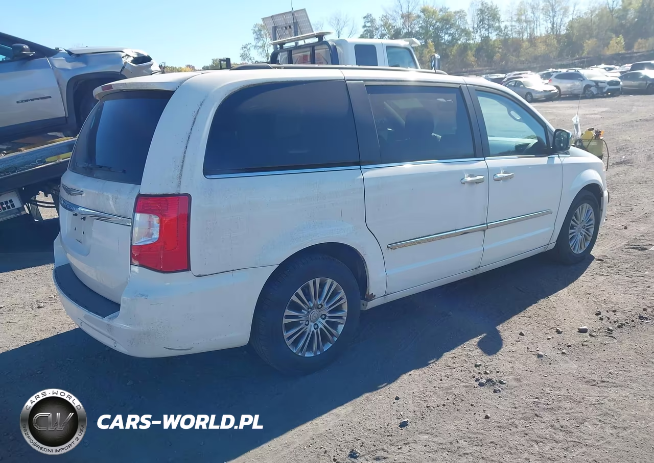 2013 Chrysler Town & Country Touring-L VIN:2C4RC1CG8DR589789 - 4