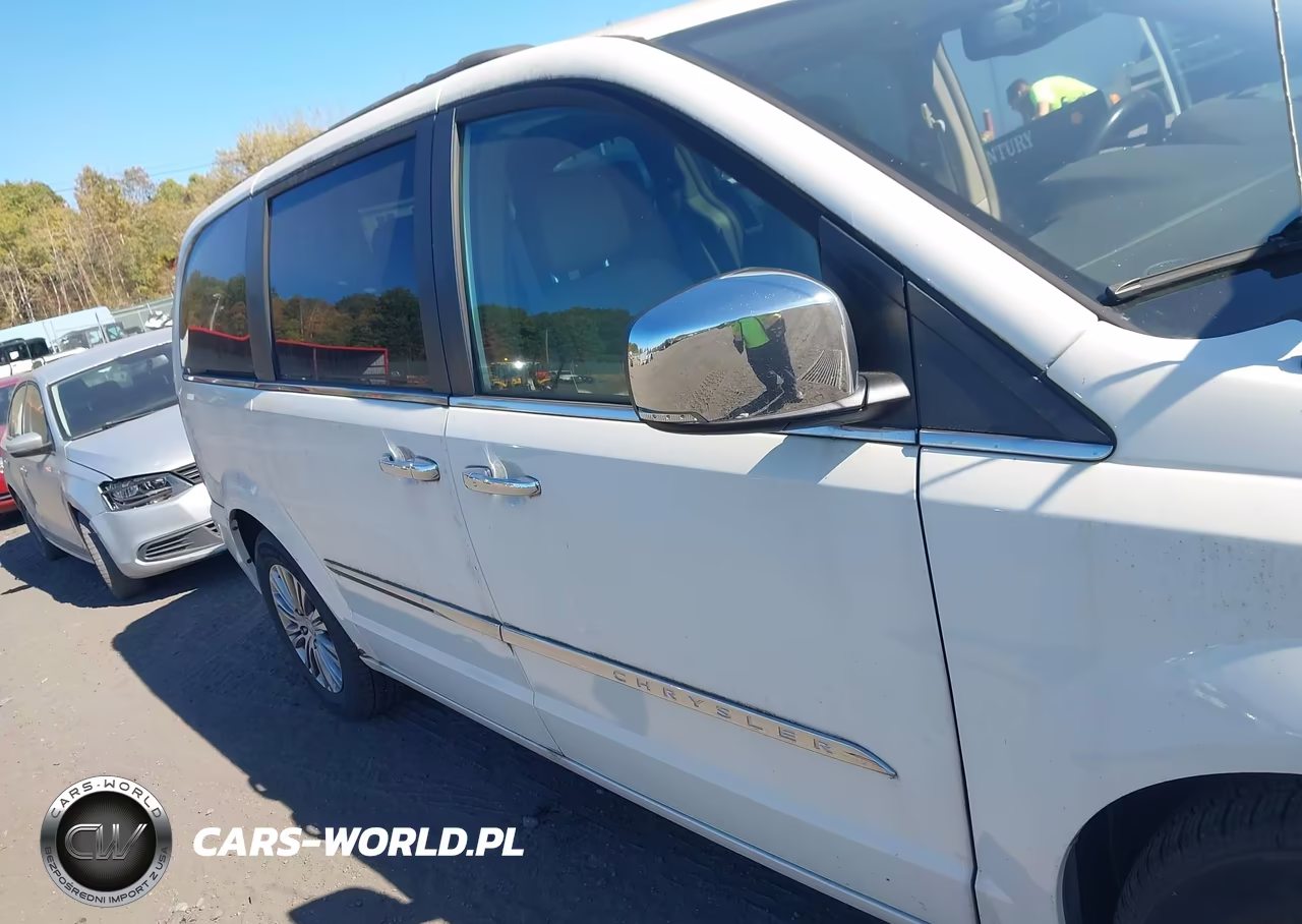 2013 Chrysler Town & Country Touring-L VIN:2C4RC1CG8DR589789 - 6