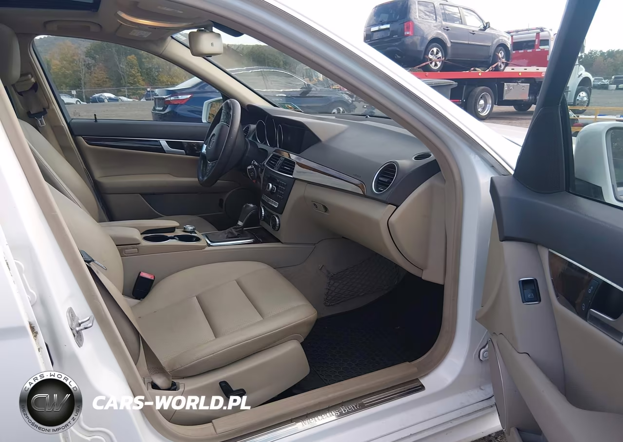 2014 Mercedes-Benz C 300 Sport 4Matic VIN:WDDGF8AB9EG157784 - 5