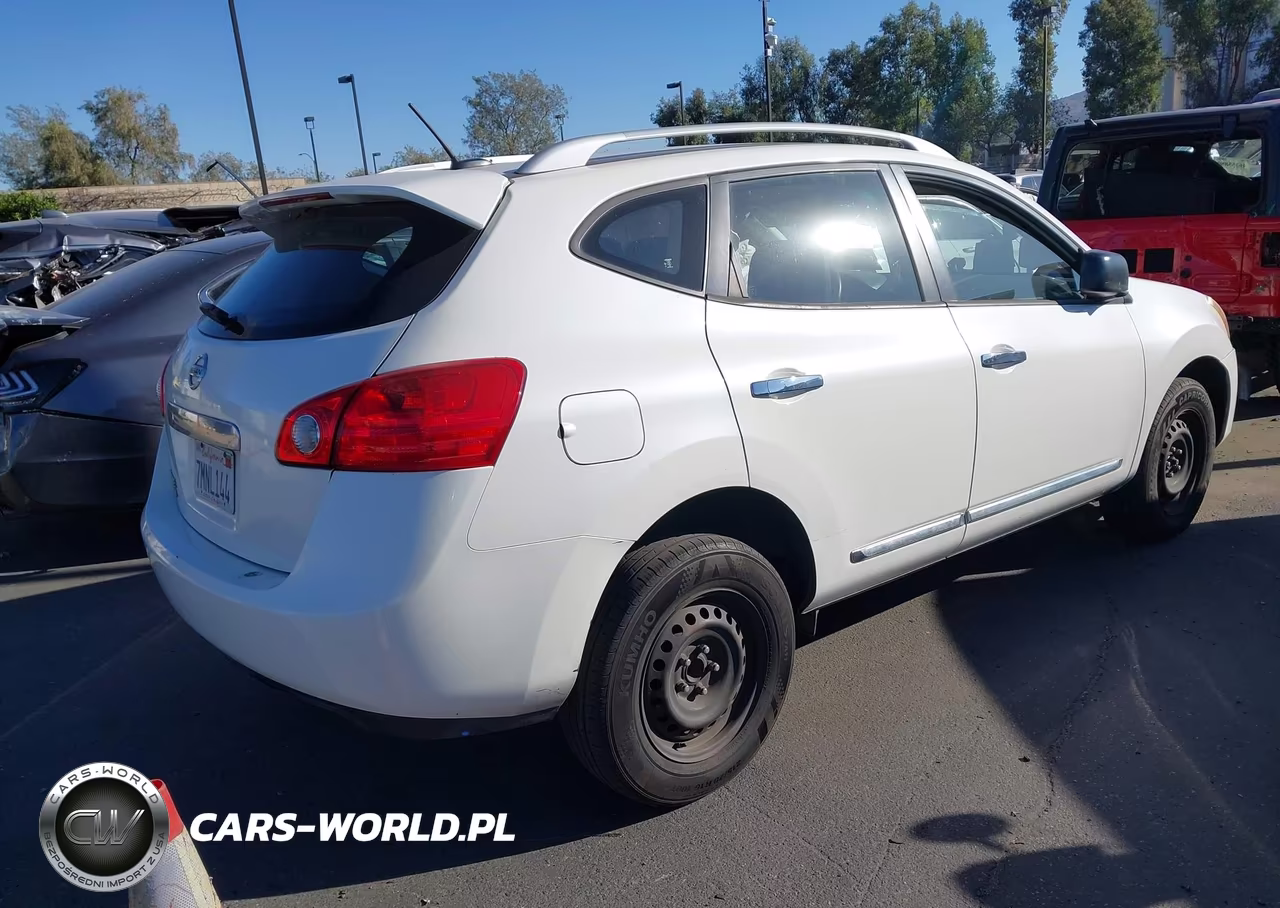 2015 Nissan Rogue Select S VIN:JN8AS5MT4FW666143 - 4