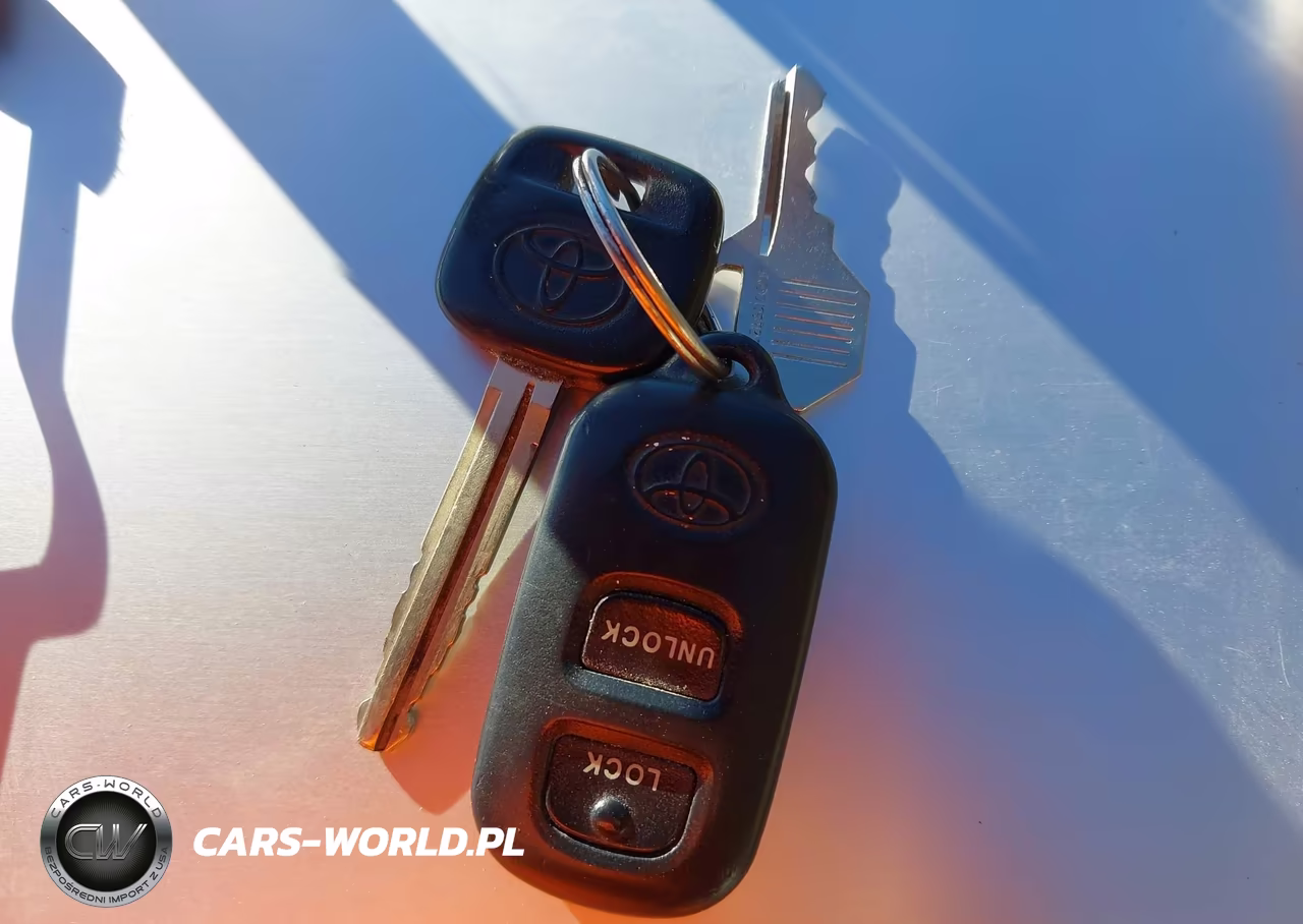 2003 Toyota Corolla Le VIN:2T1BR32E83C136153 - 11