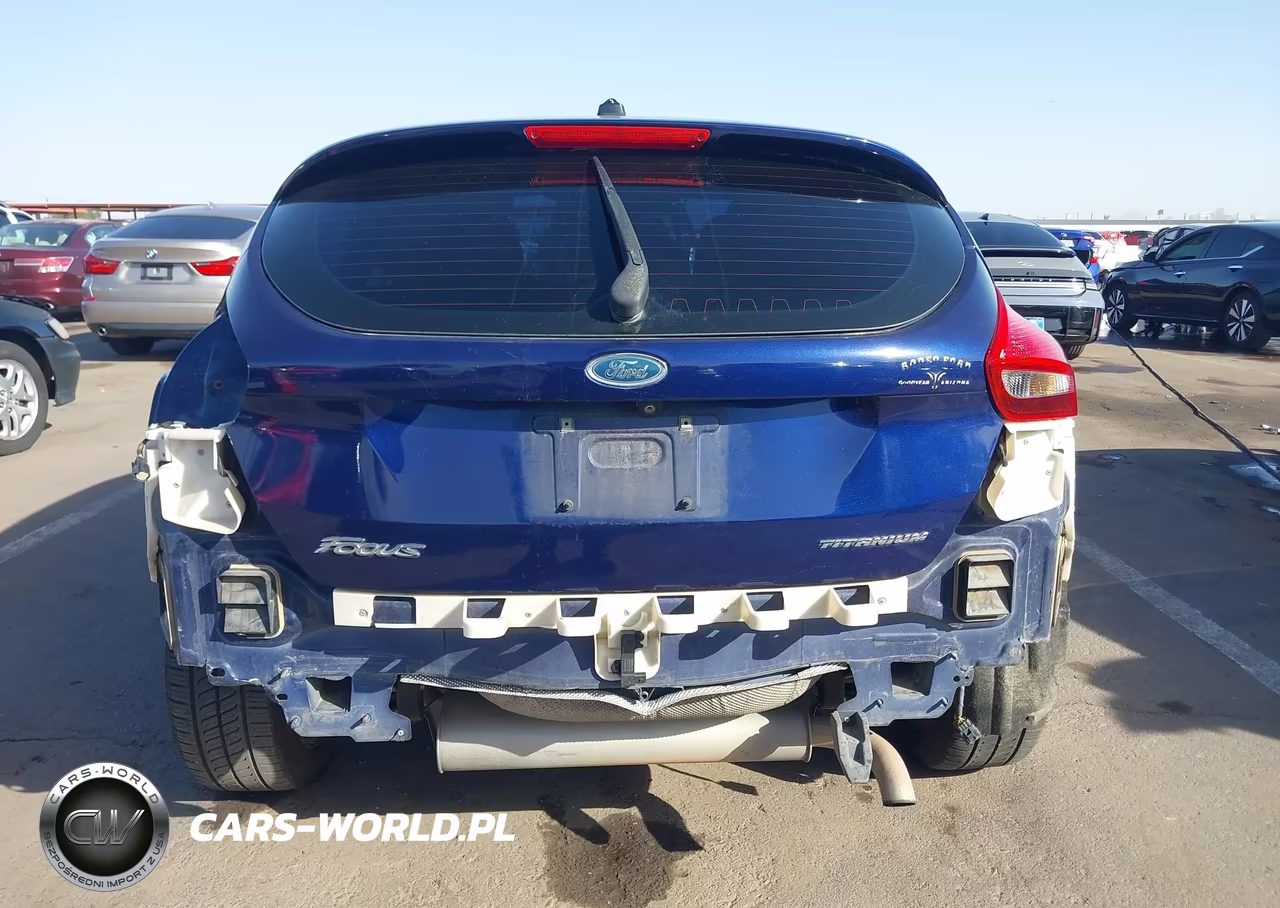 2016 Ford Focus Titanium VIN:1FADP3N20GL321477 - 17