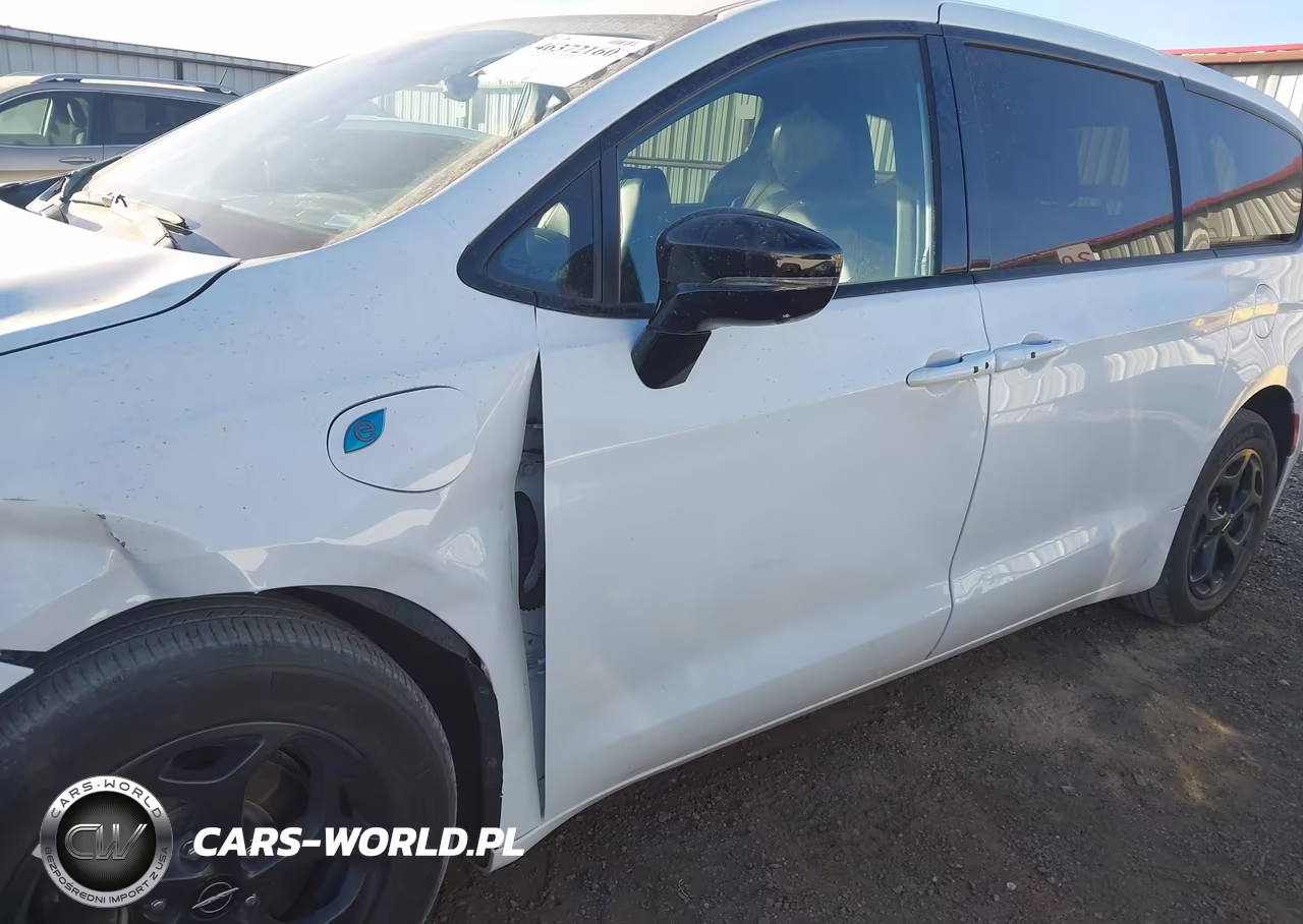 2024 Chrysler Pacifica Hybrid S Appearance Pkg VIN:2C4RC1S79RR115178 - 16