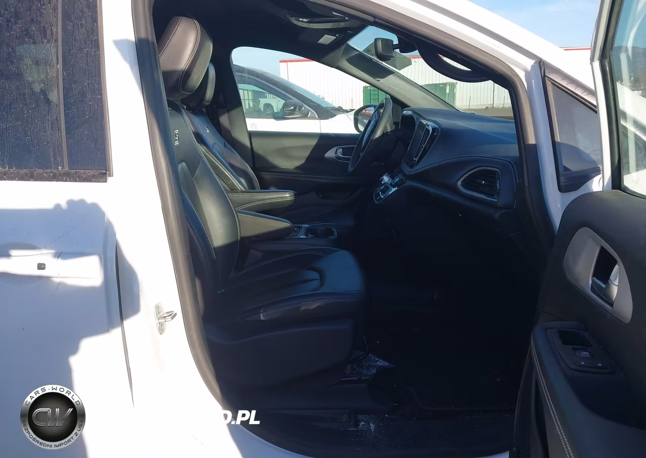 2024 Chrysler Pacifica Hybrid S Appearance Pkg VIN:2C4RC1S79RR115178 - 5