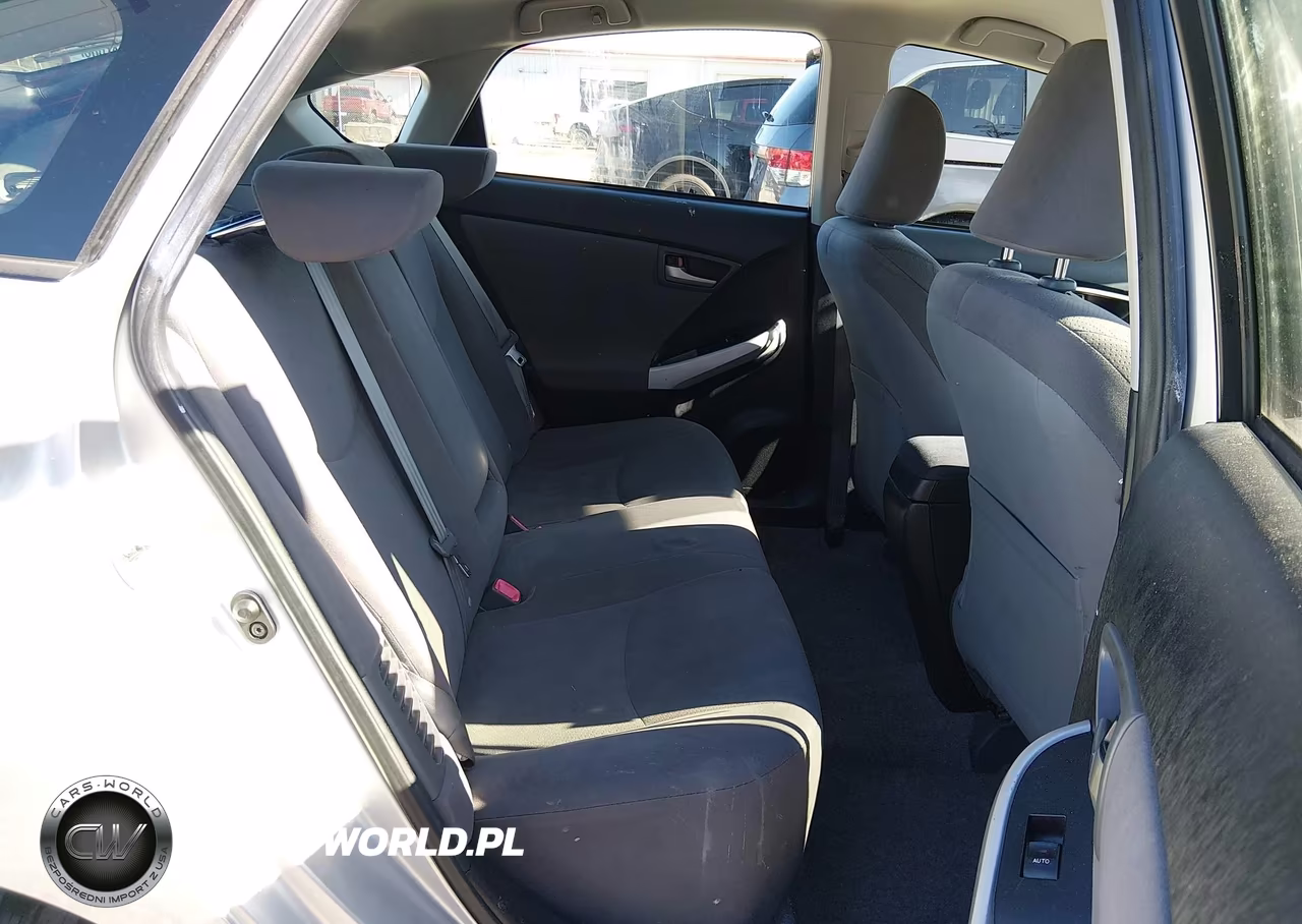 2013 Toyota Prius Two VIN:JTDKN3DU2D5617174 - 18