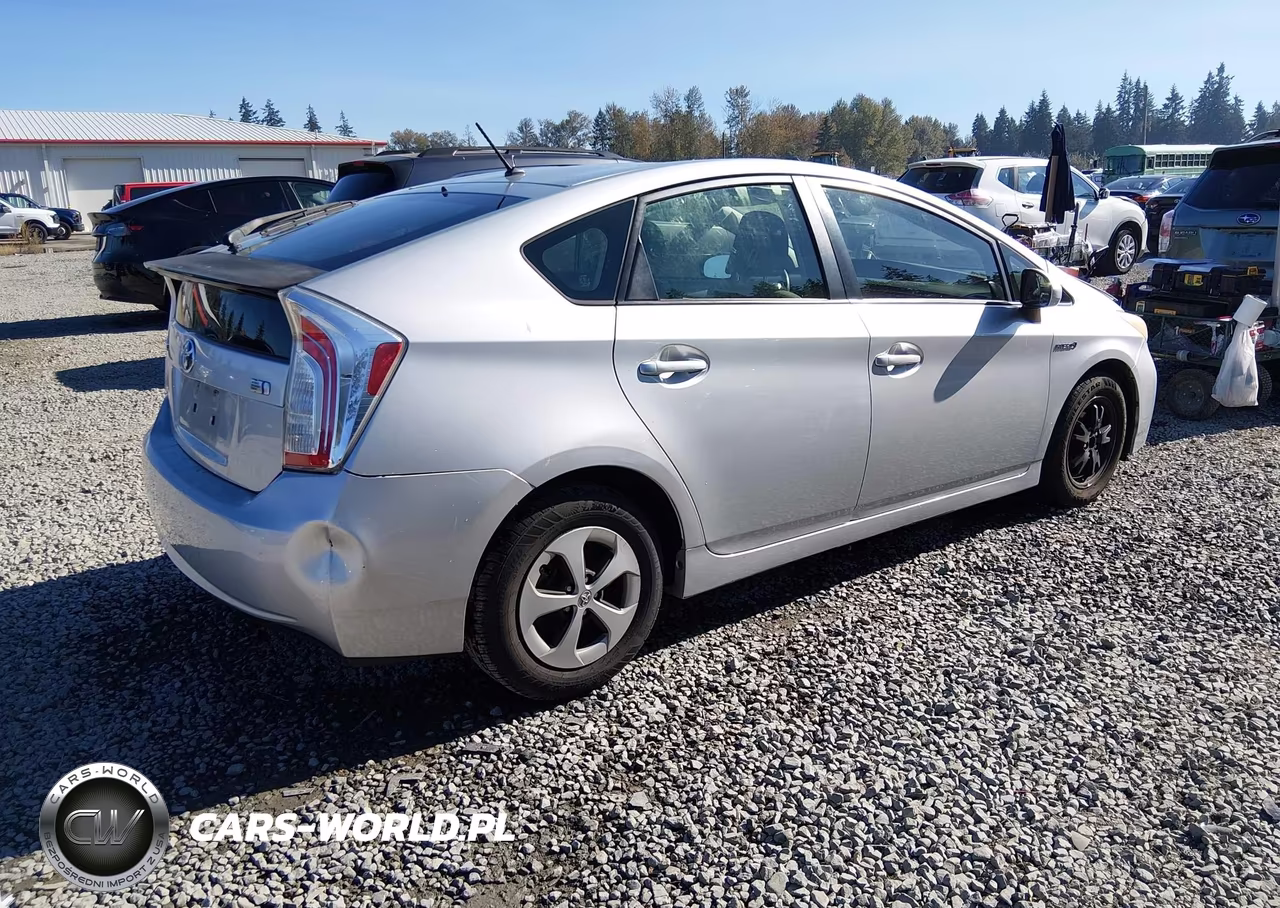 2013 Toyota Prius Two VIN:JTDKN3DU2D5617174 - 4