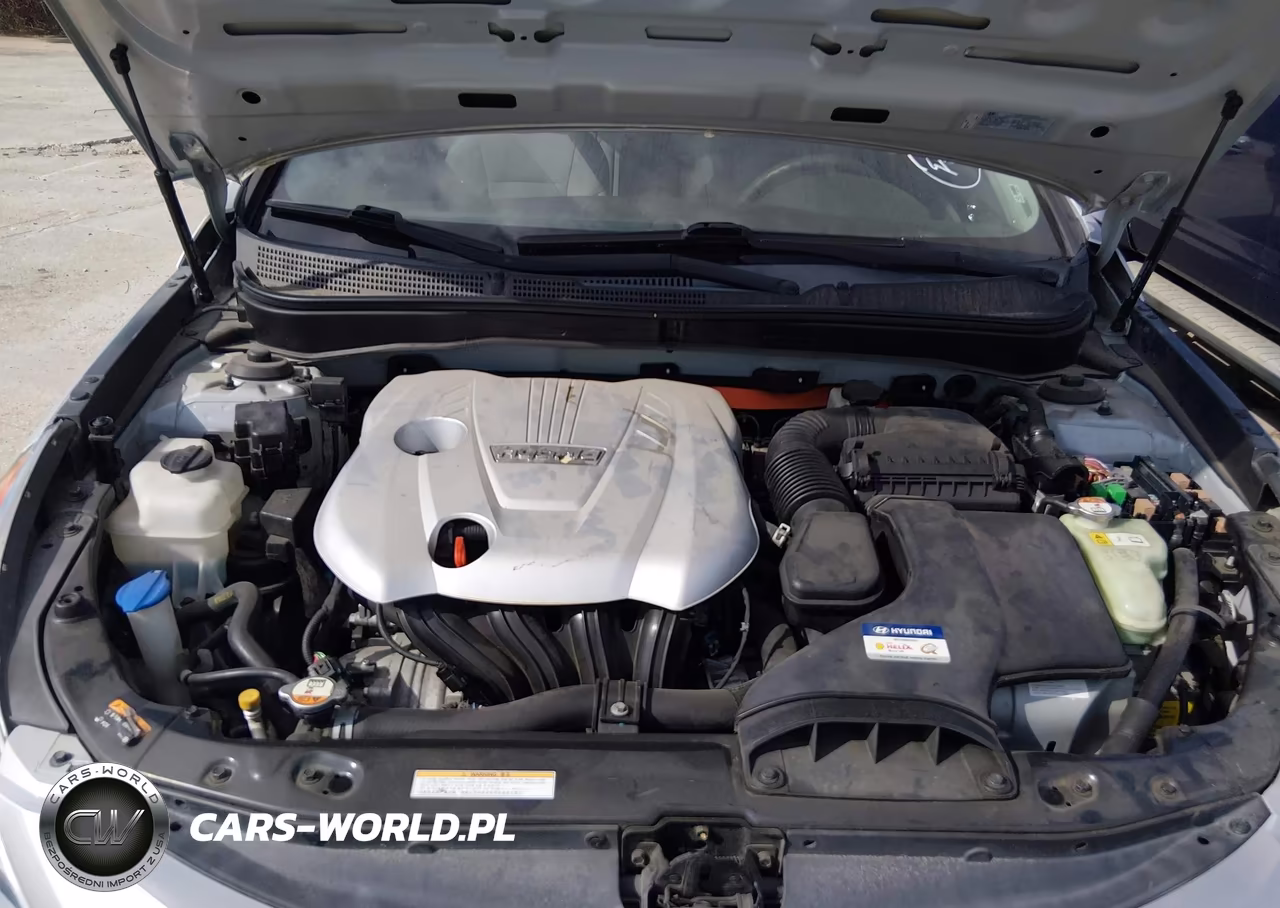 2015 Hyundai Sonata Hybrid VIN:KMHEC4A47FA128675 - 10
