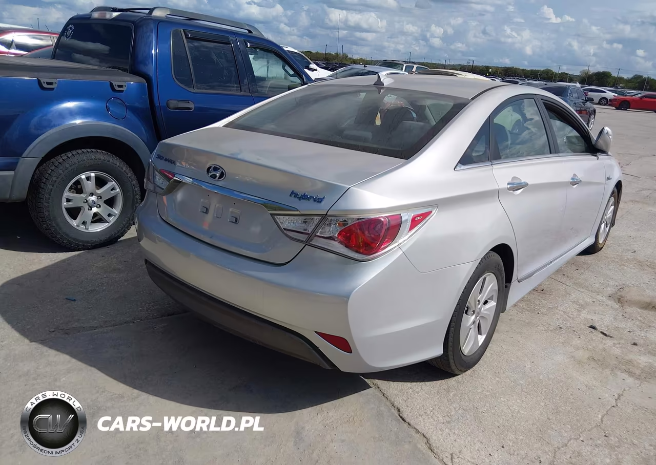 2015 Hyundai Sonata Hybrid VIN:KMHEC4A47FA128675 - 4