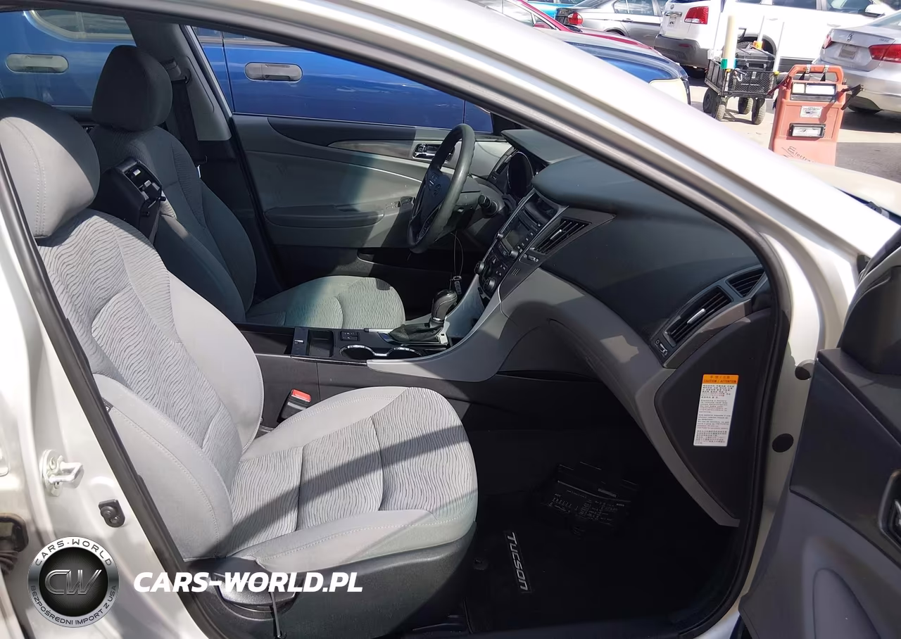 2015 Hyundai Sonata Hybrid VIN:KMHEC4A47FA128675 - 5