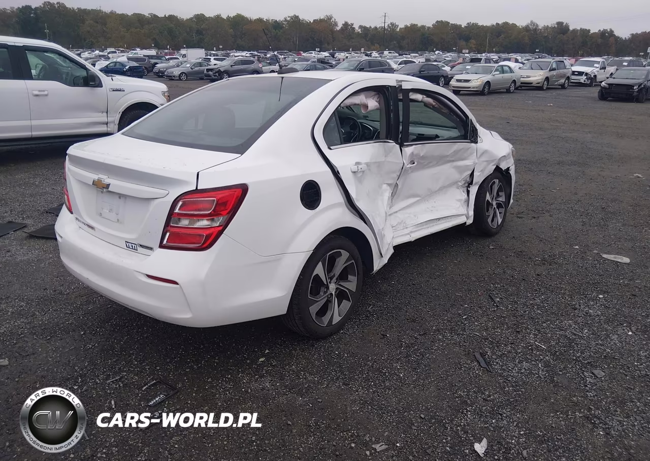 2017 Chevrolet Sonic Premier Auto VIN:1G1JF5SB5H4115933 - 4