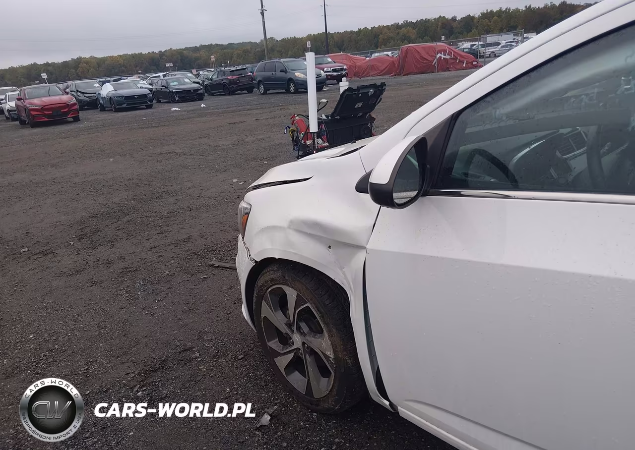 2017 Chevrolet Sonic Premier Auto VIN:1G1JF5SB5H4115933 - 6