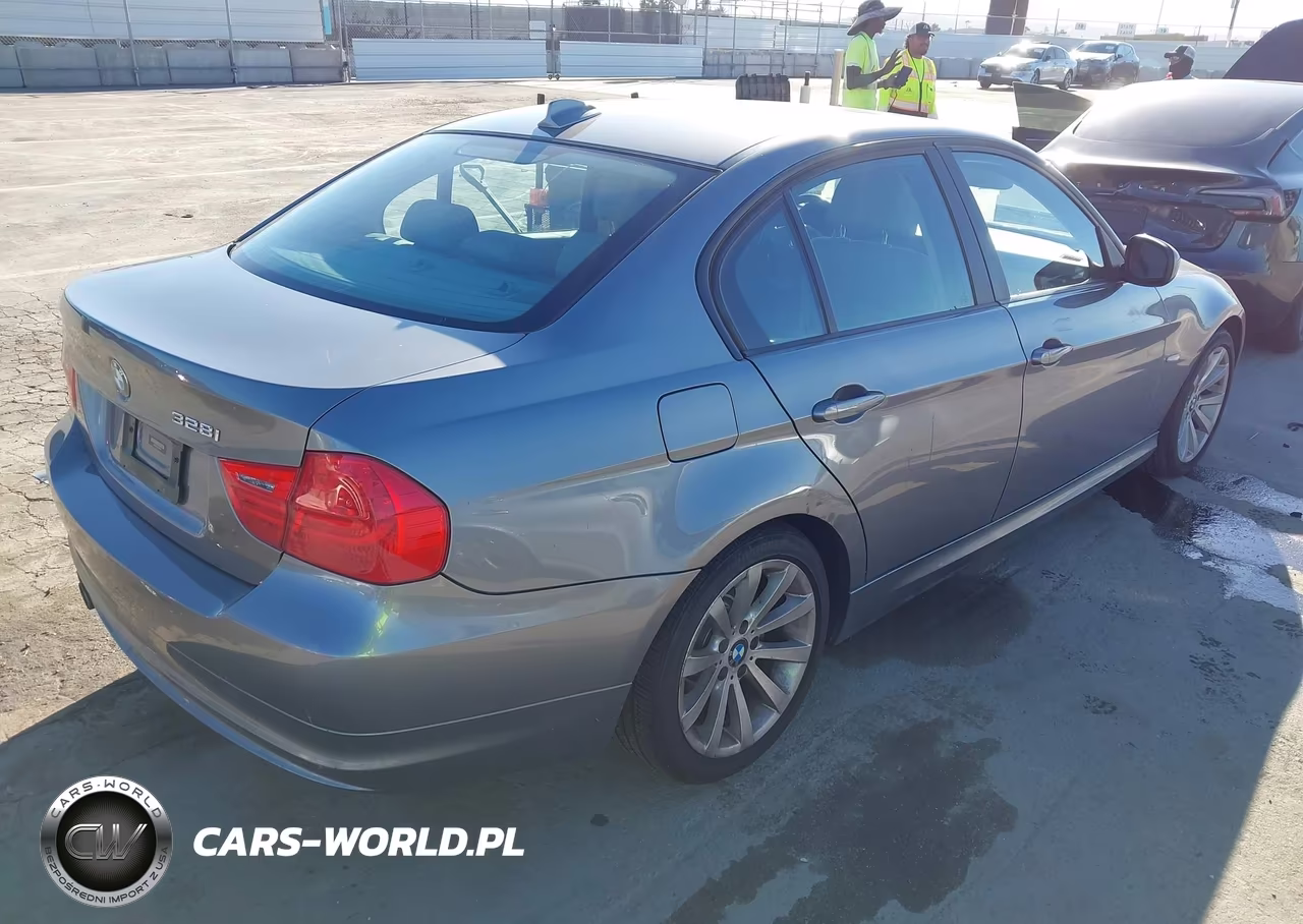 2011 BMW 328I VIN:WBAPH5C55BA447820 - 4