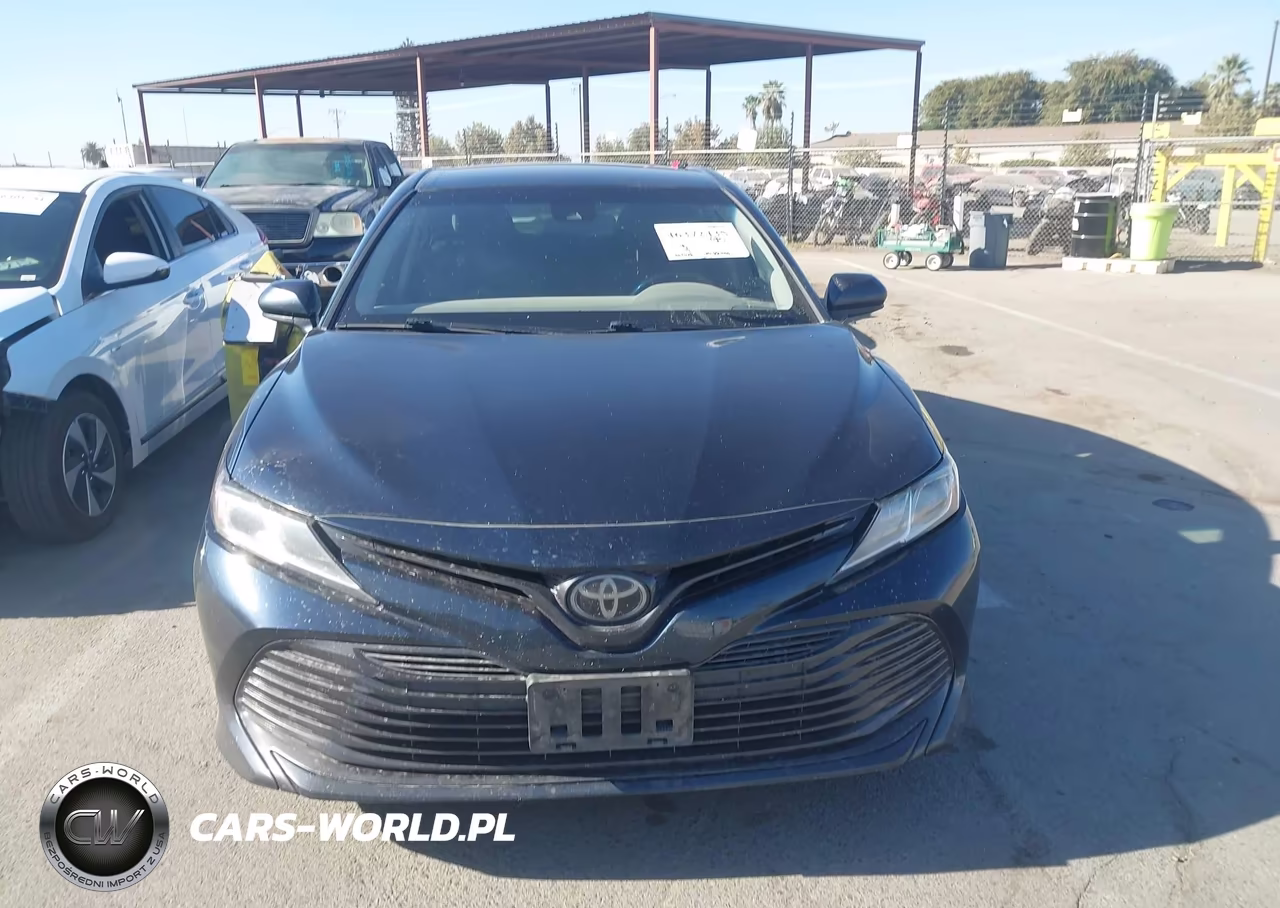 2019 Toyota Camry Le VIN:4T1B11HK8KU737861 - 12
