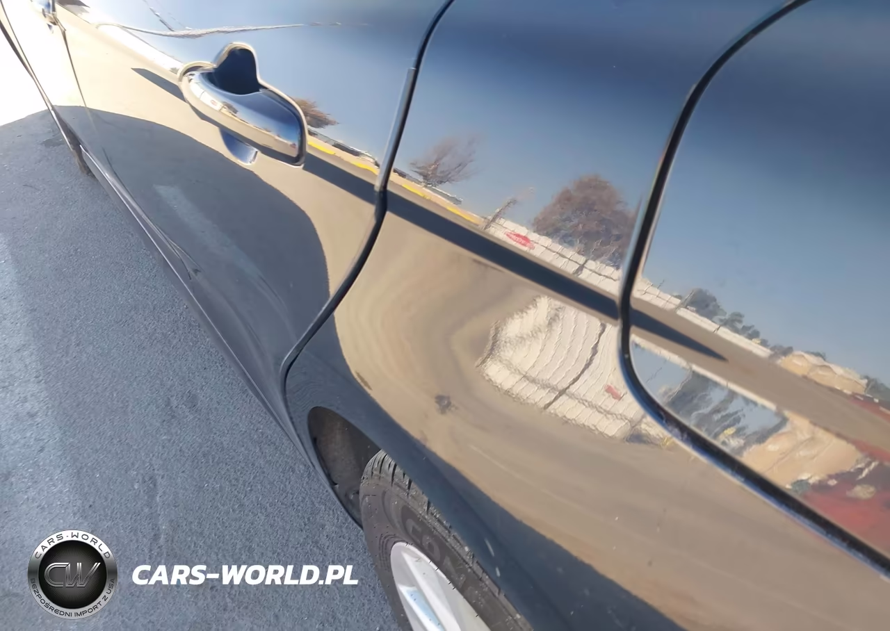 2019 Toyota Camry Le VIN:4T1B11HK8KU737861 - 18
