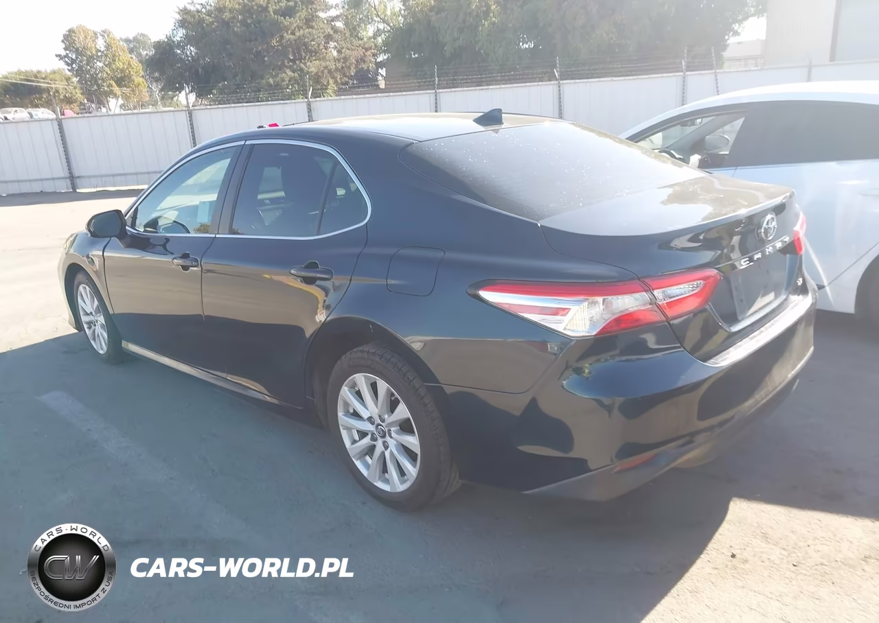 2019 Toyota Camry Le VIN:4T1B11HK8KU737861 - 3