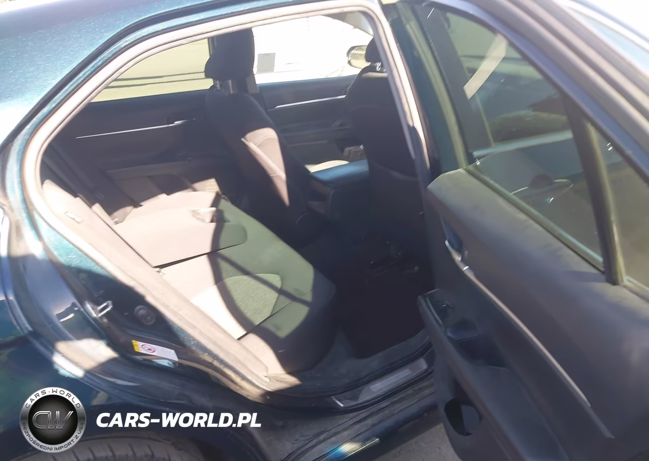 2019 Toyota Camry Le VIN:4T1B11HK8KU737861 - 8