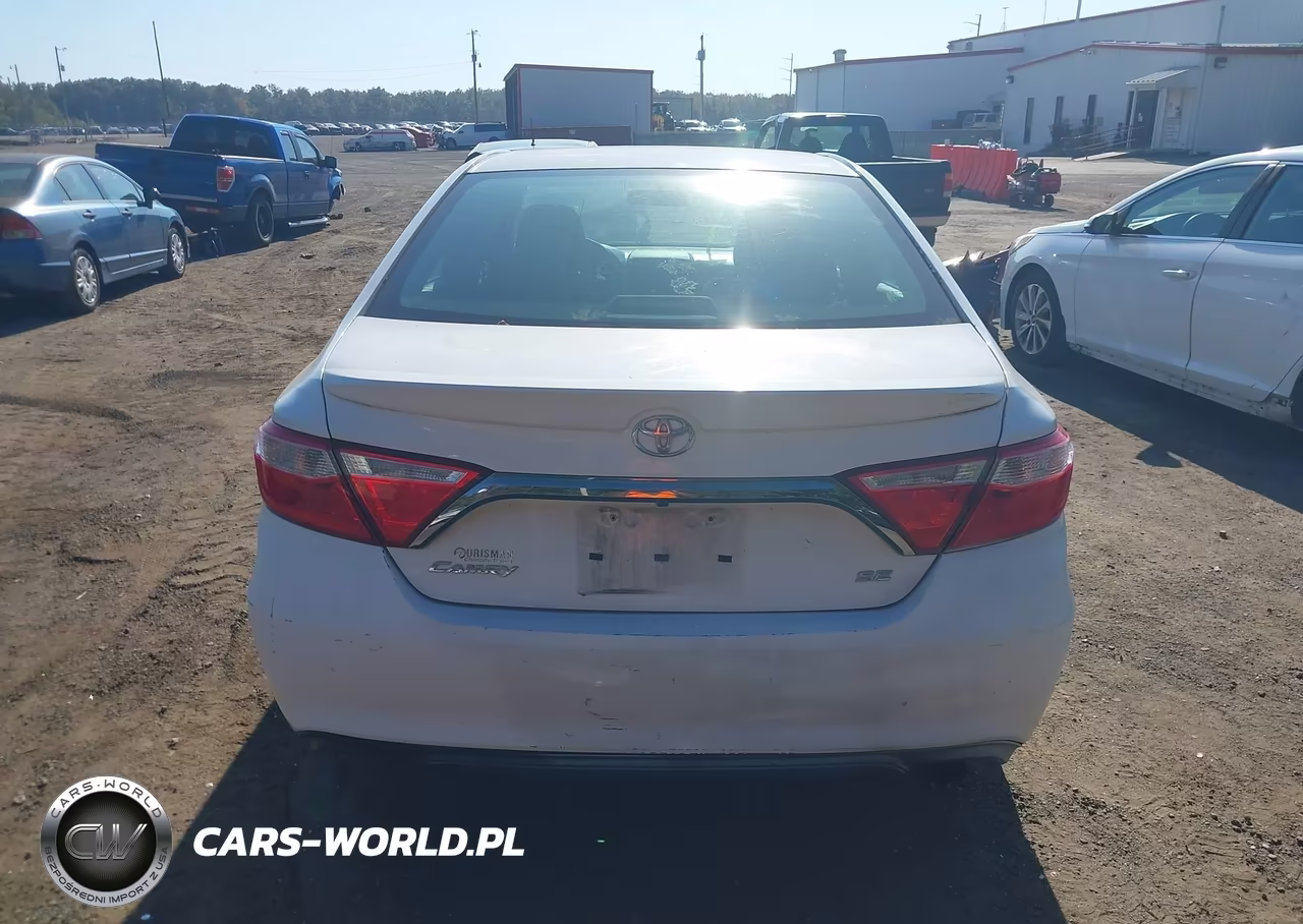 2015 Toyota Camry Se VIN:4T1BF1FK6FU033121 - 16