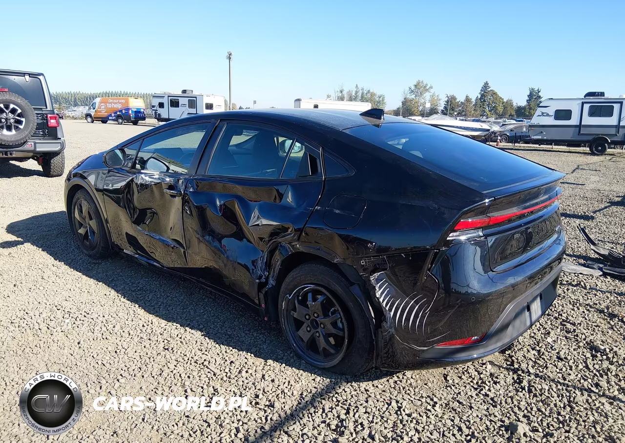 2025 Toyota Prius Le VIN:JTDACAAU9S3051467 - 3